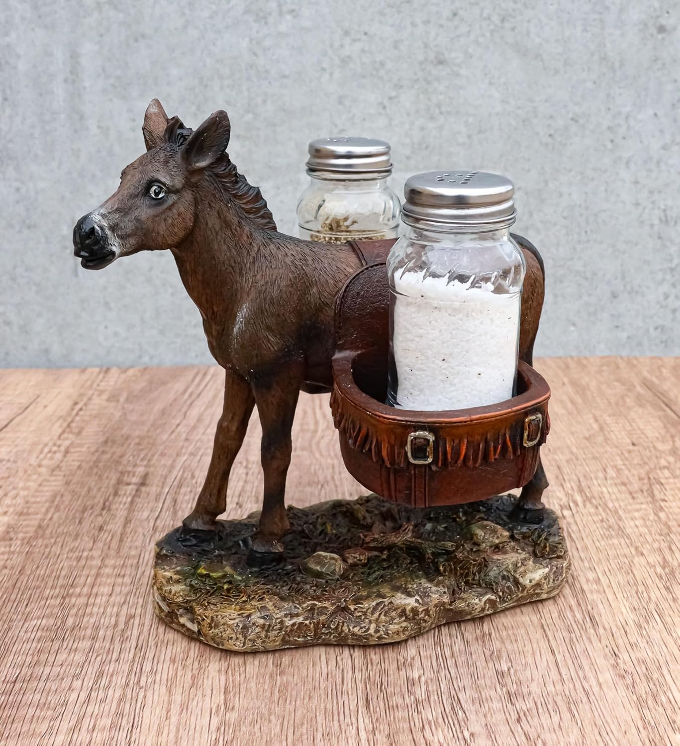 Ebros Gift Western Country Farm Mule Donkey Ass Carrying Saddlebags Figurine Salt Pepper Shakers Holder Decoración De Animales De Trabajo Caballos