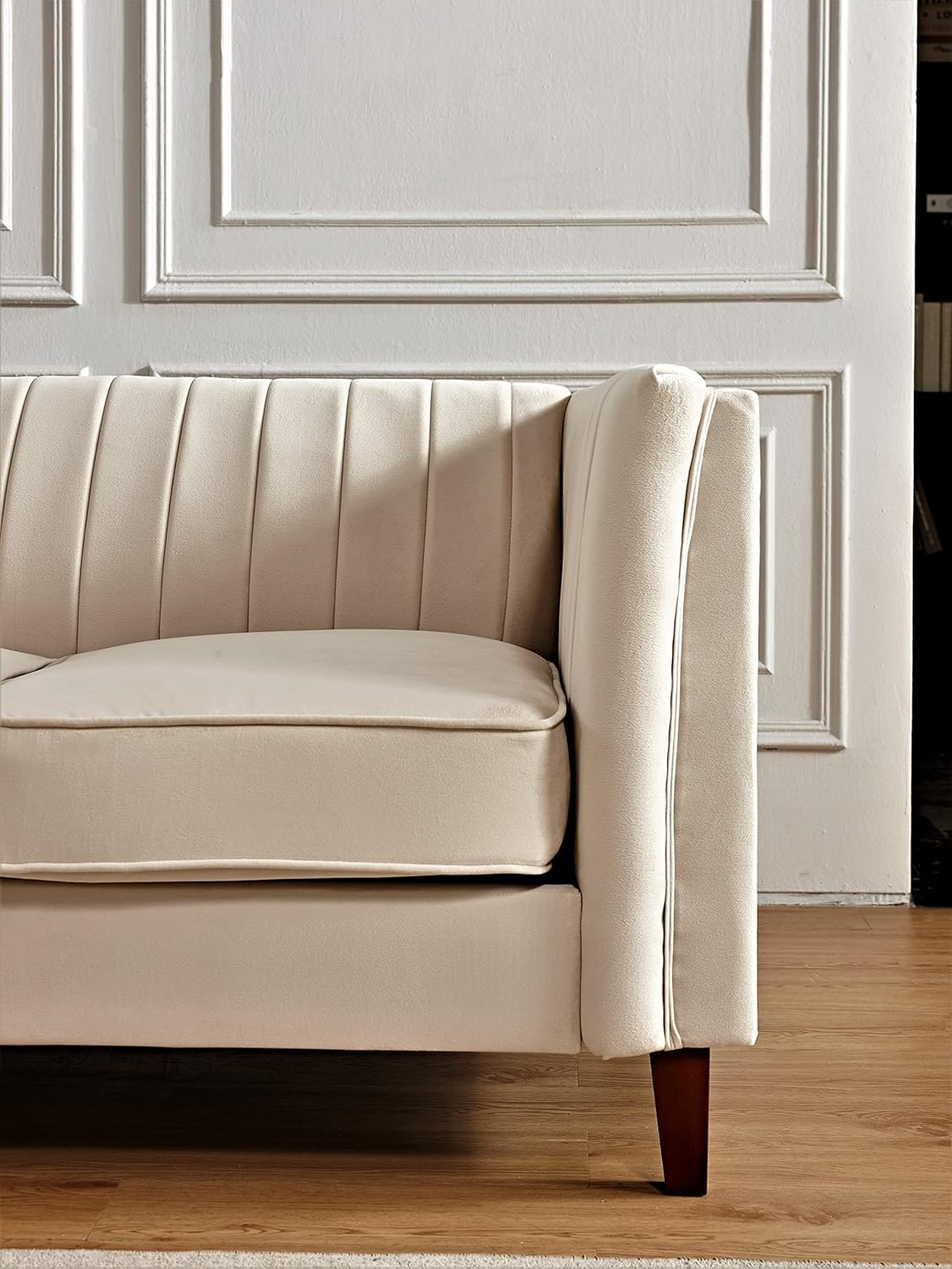 Container Furniture Direct Sofá moderno de terciopelo de lujo para sala de estar, con espuma de alta densidad, tapicería de tela suave, cojines