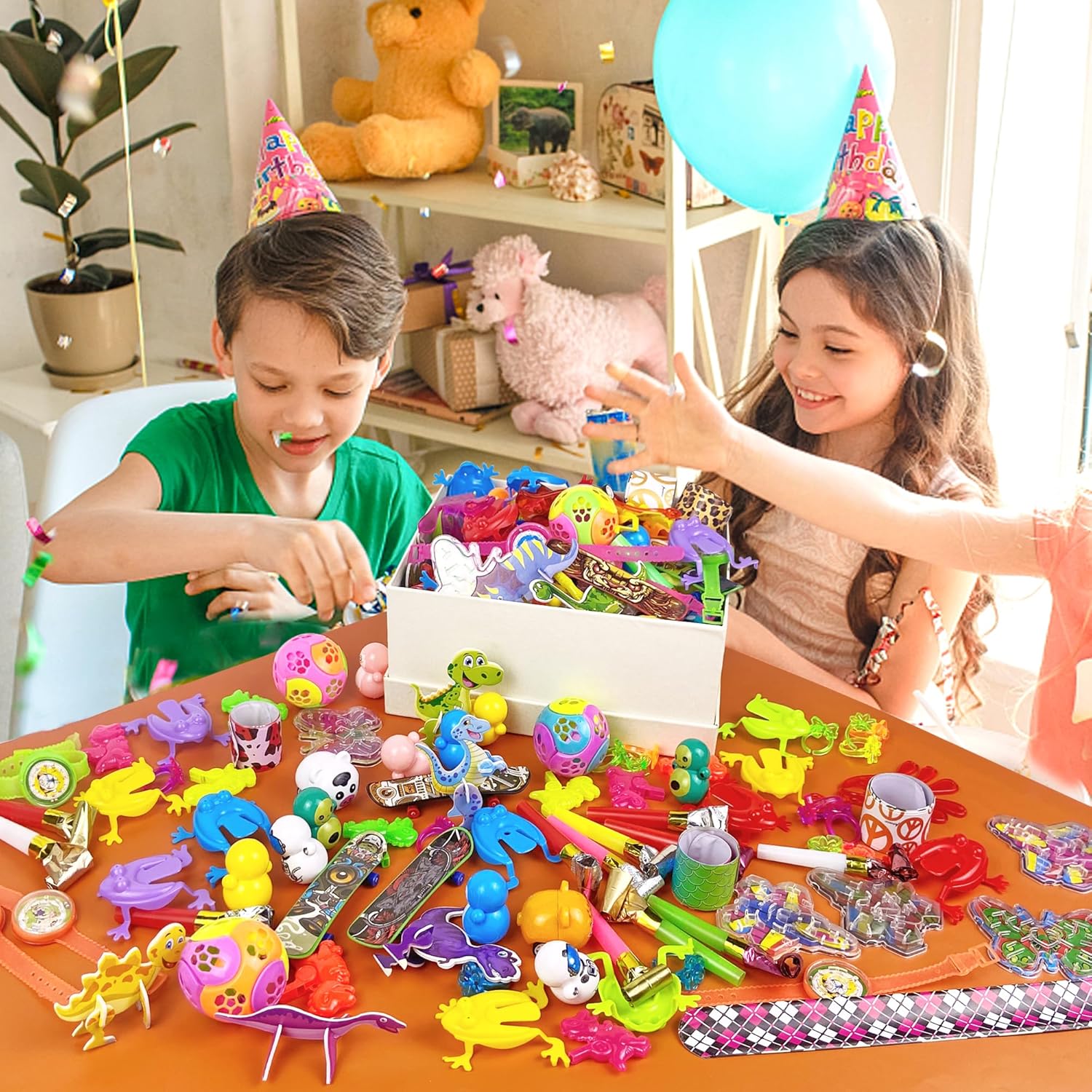 Surtido de 65 piezas de juguetes de fiesta para recompensas de aula, juguetes a granel, juguetes de fiesta de cumpleaños, bolsas de regalo, caja del