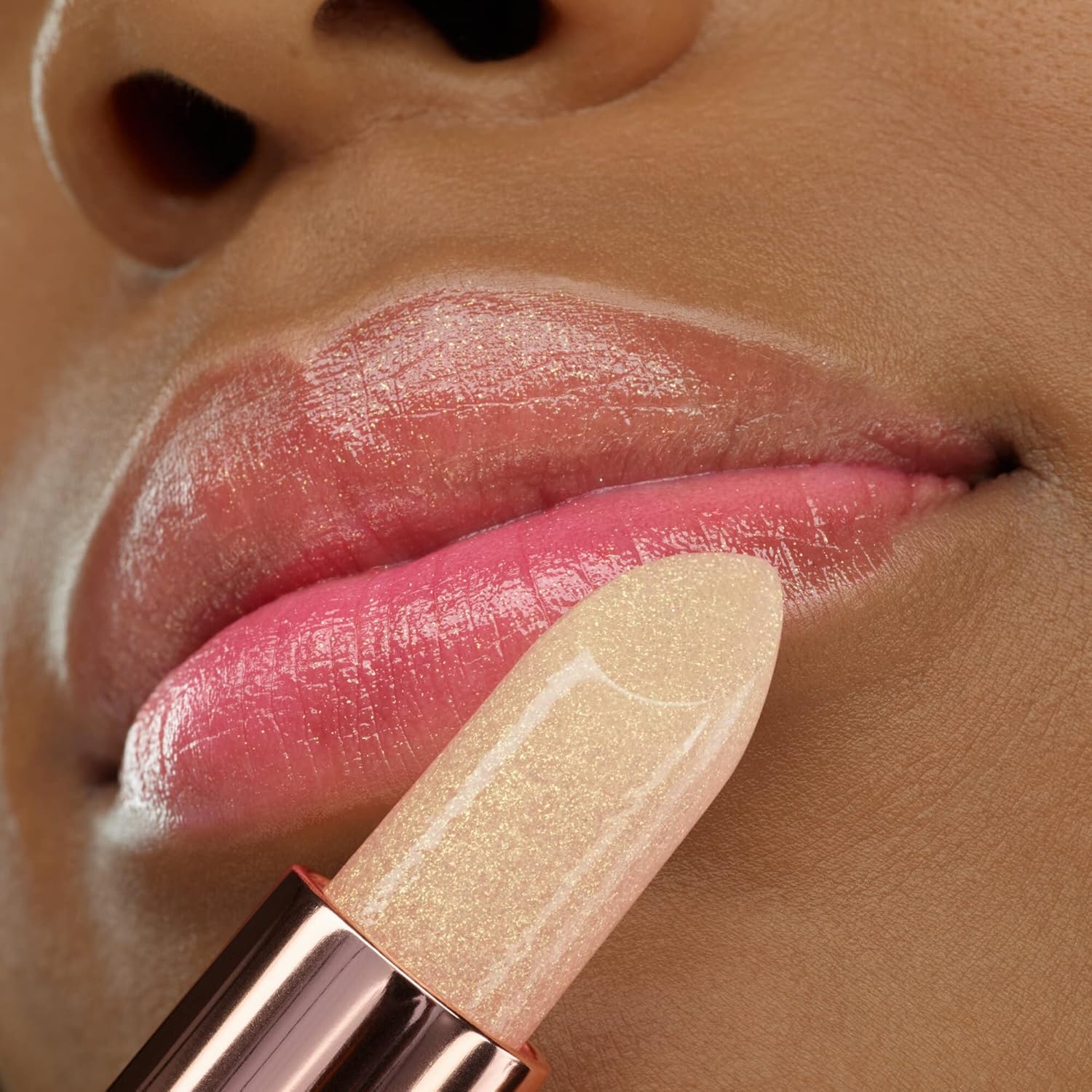 Catrice Bálsamo labial Sparkle Glow  Bálsamo labial que cambia de color con acabado brillante  Brillo rosa natural  Vegano y libre de crueldad (010