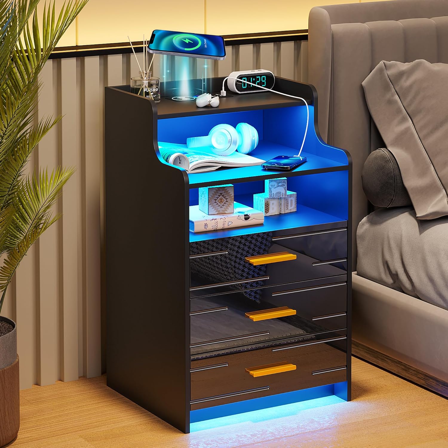 HNEBC Mesita de noche LED RGB con estación de carga, mesita de noche negra con 3 cajones, mesita de noche inteligente con puertos de carga