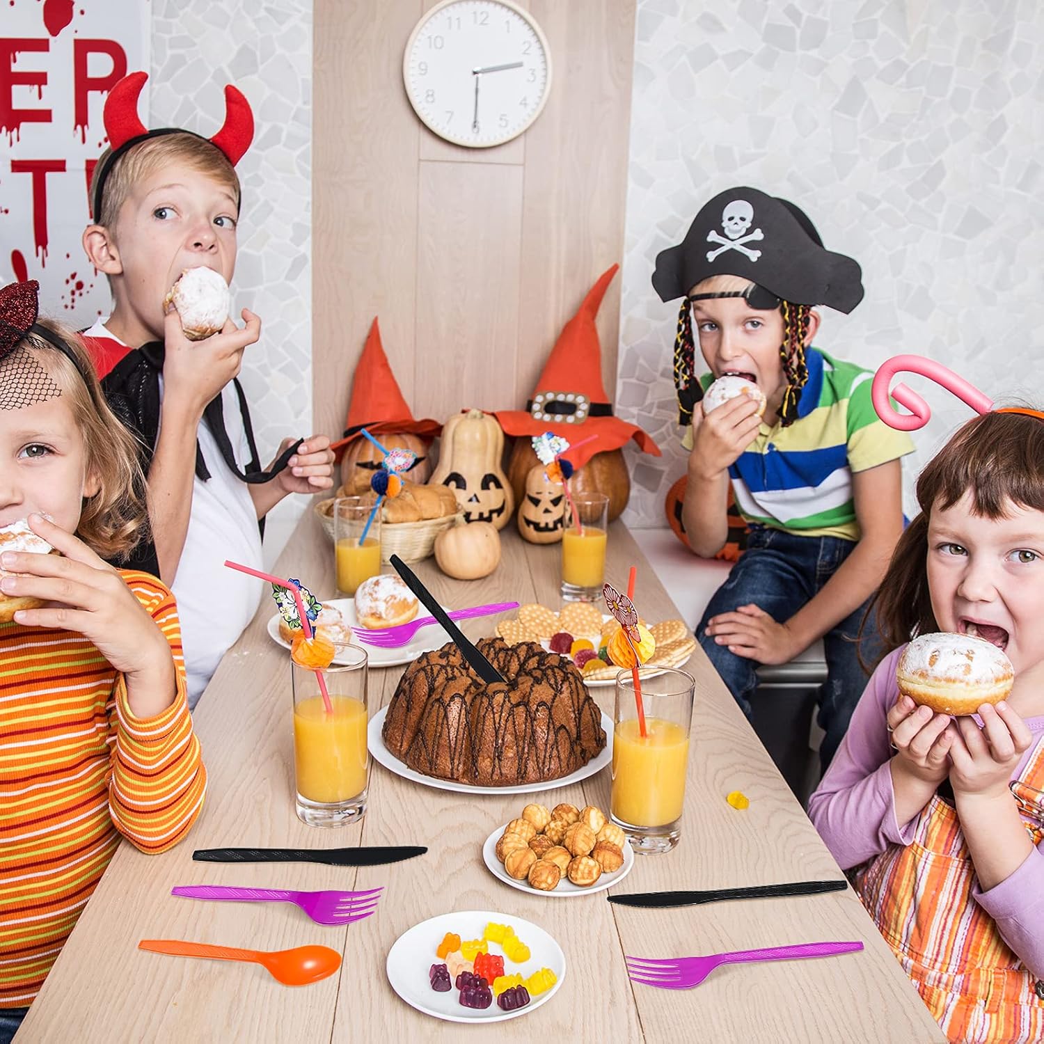Juego de 60 cubiertos de plástico para Halloween, tenedores, cucharas, cuchillos, utensilios de colores negro, naranja, morado, vajilla desechable