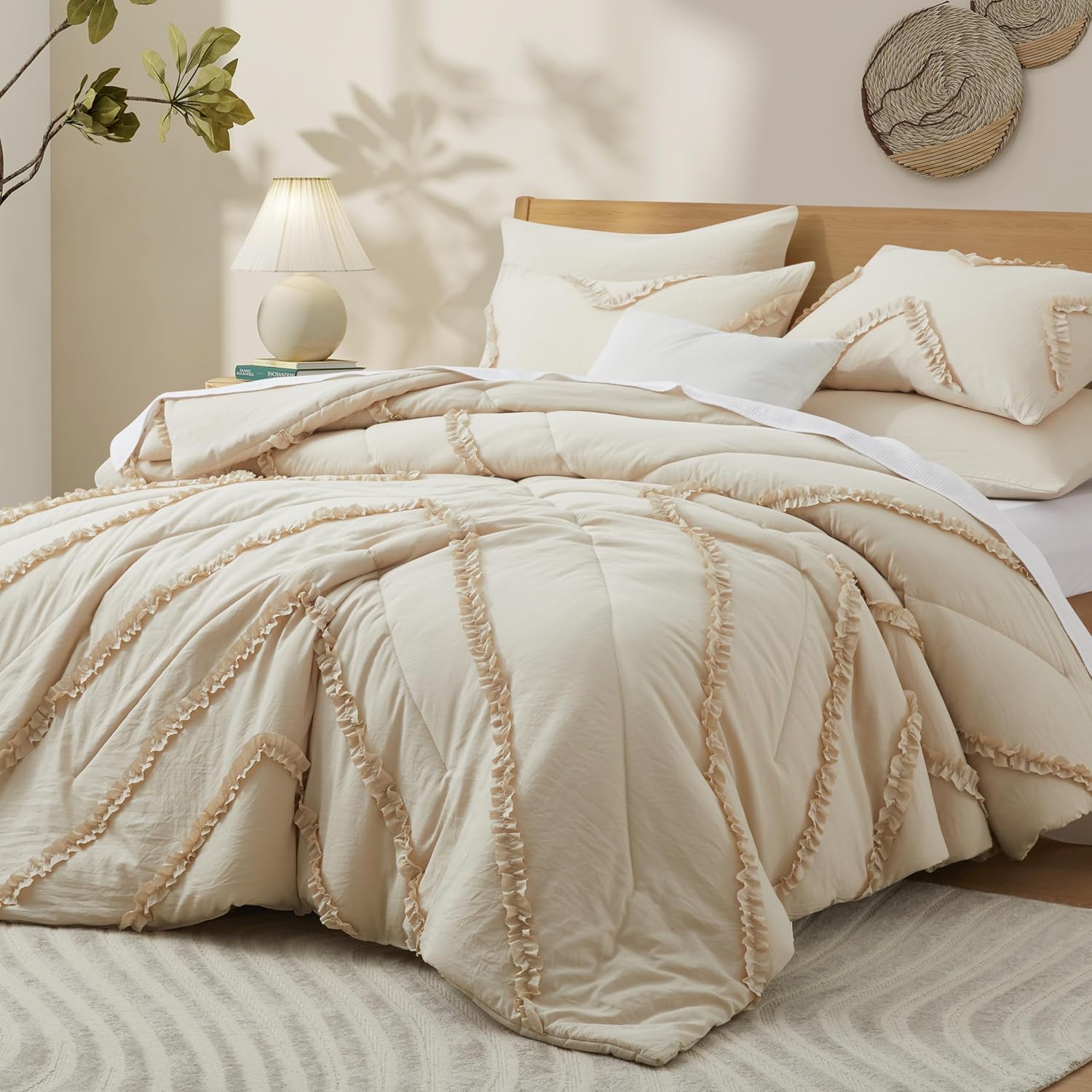 BEDAZZLED Juego de edredón King  Edredón beige con volantes de 5 piezas, ropa de cama en una bolsa, edredón de cama texturizado, elegante juego de
