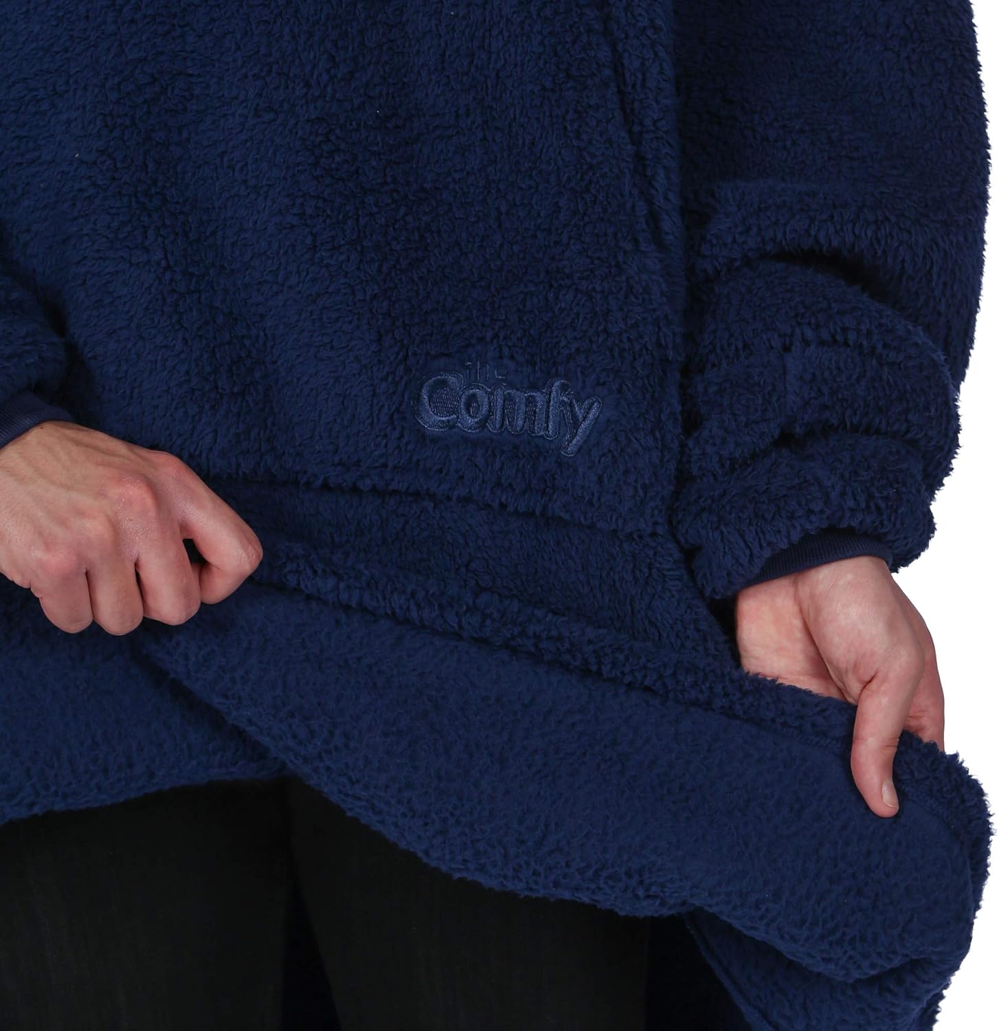 THE COMFY – Manta sherpa usable de gran tamaño, cierre de cremallera de 14, diseño osito de peluche de color café, tanque de tiburón color azul