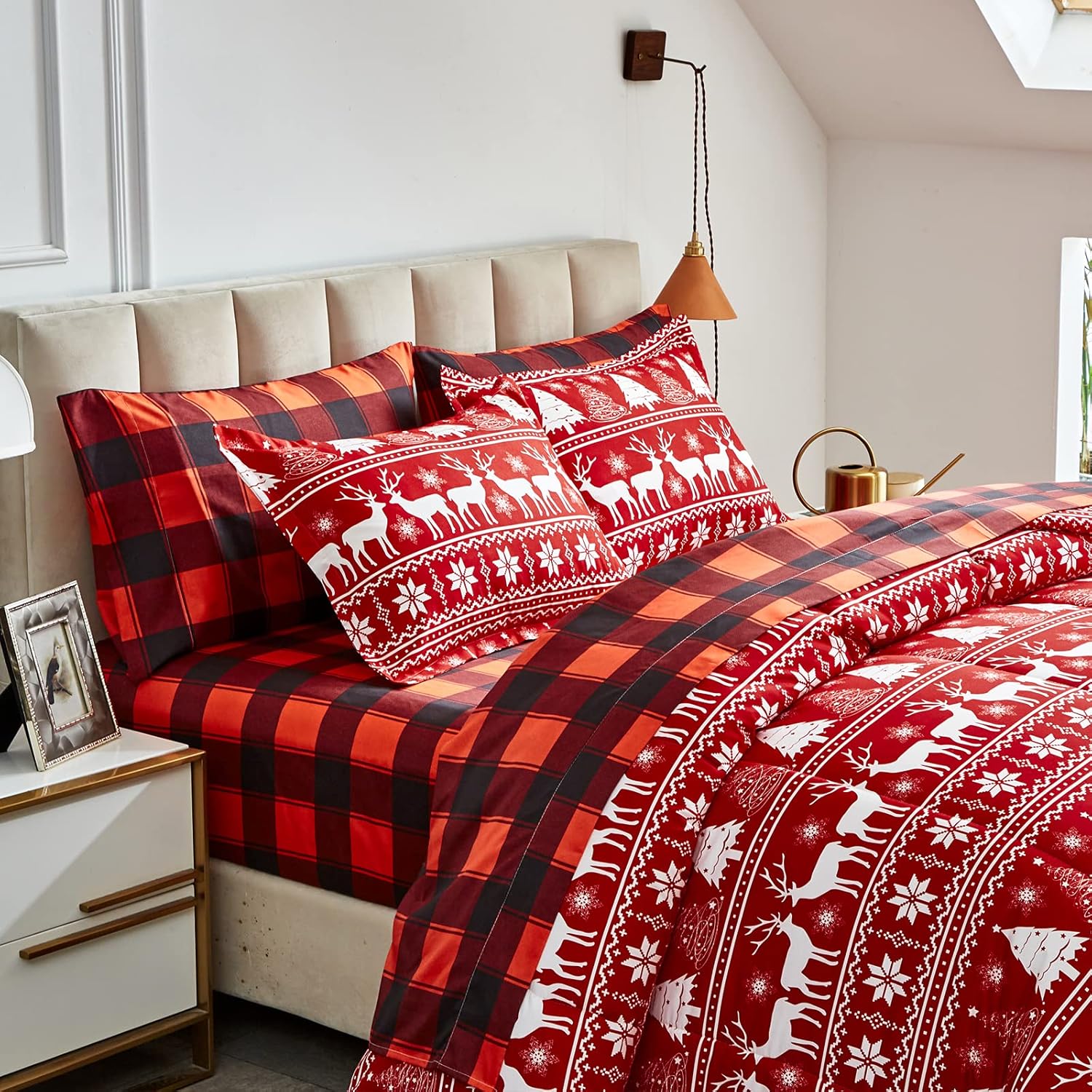 Juego de edredón de 7 piezas de cama en una bolsa, diseño de ciervo rojo con copos de nieve, tamaño Queen, estilo festivo, suave y reversible (1