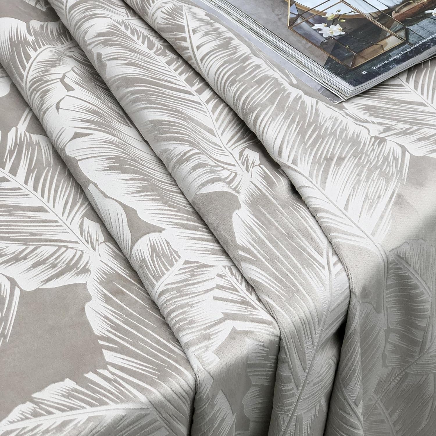 always4u Cortinas de terciopelo en relieve, hojas de plátano, cortinas florales de terciopelo para sala de estar, dormitorio, 2 paneles, beige, 52 x