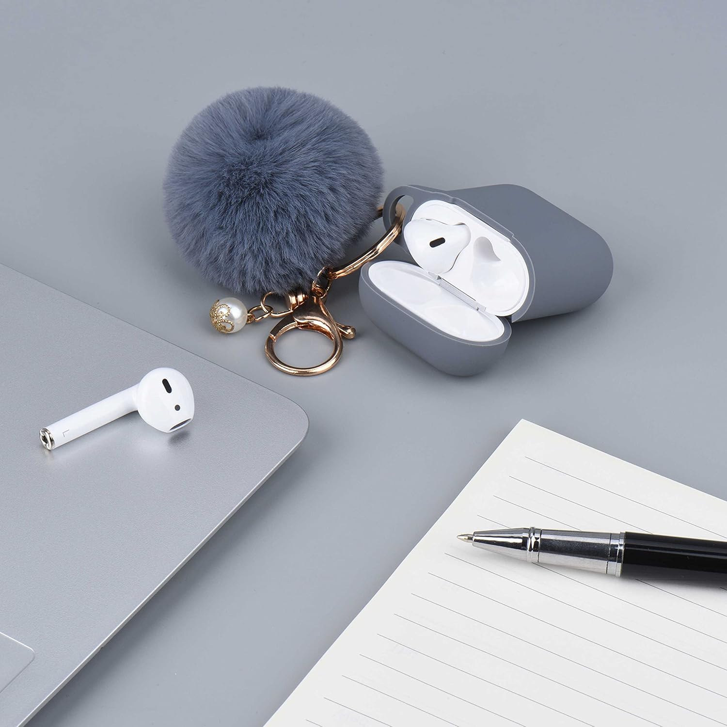 Funda azul de Alaska para mujer, bonita funda diseñada para AirPods con pompones, funda protectora de silicona compatible con AirPods 12, accesorios