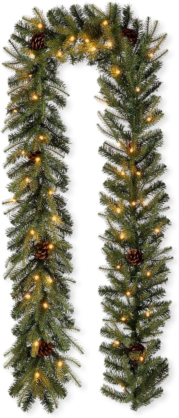 Glitzhome Guirnalda de Navidad preiluminada con cono de pino verde flocado con luz LED blanca cálida – 9 pies