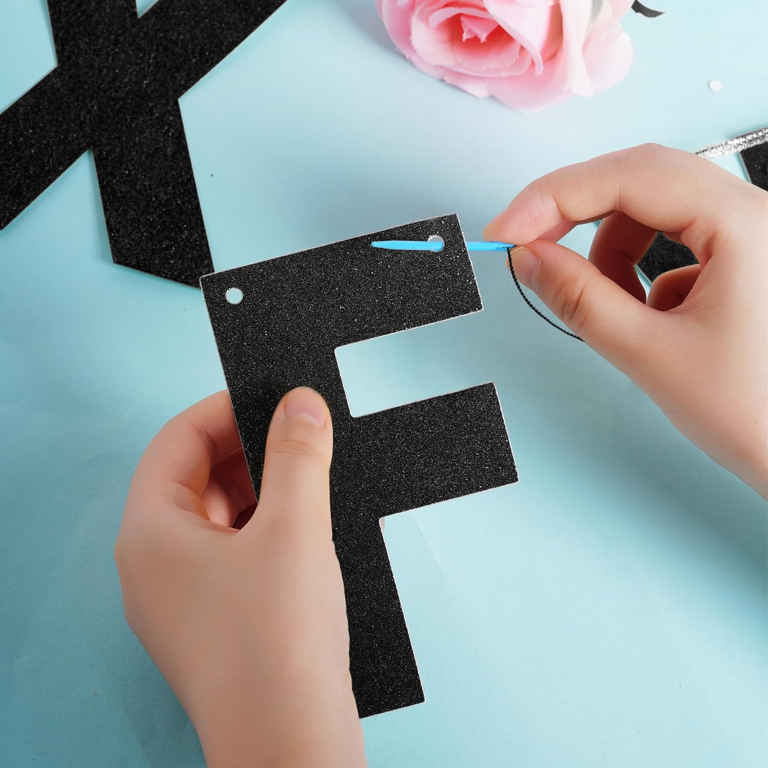 Kit de pancarta de bricolaje con letras con purpurina, letras negras personalizables, pancartas de cumpleaños, pancarta de graduación, pancarta