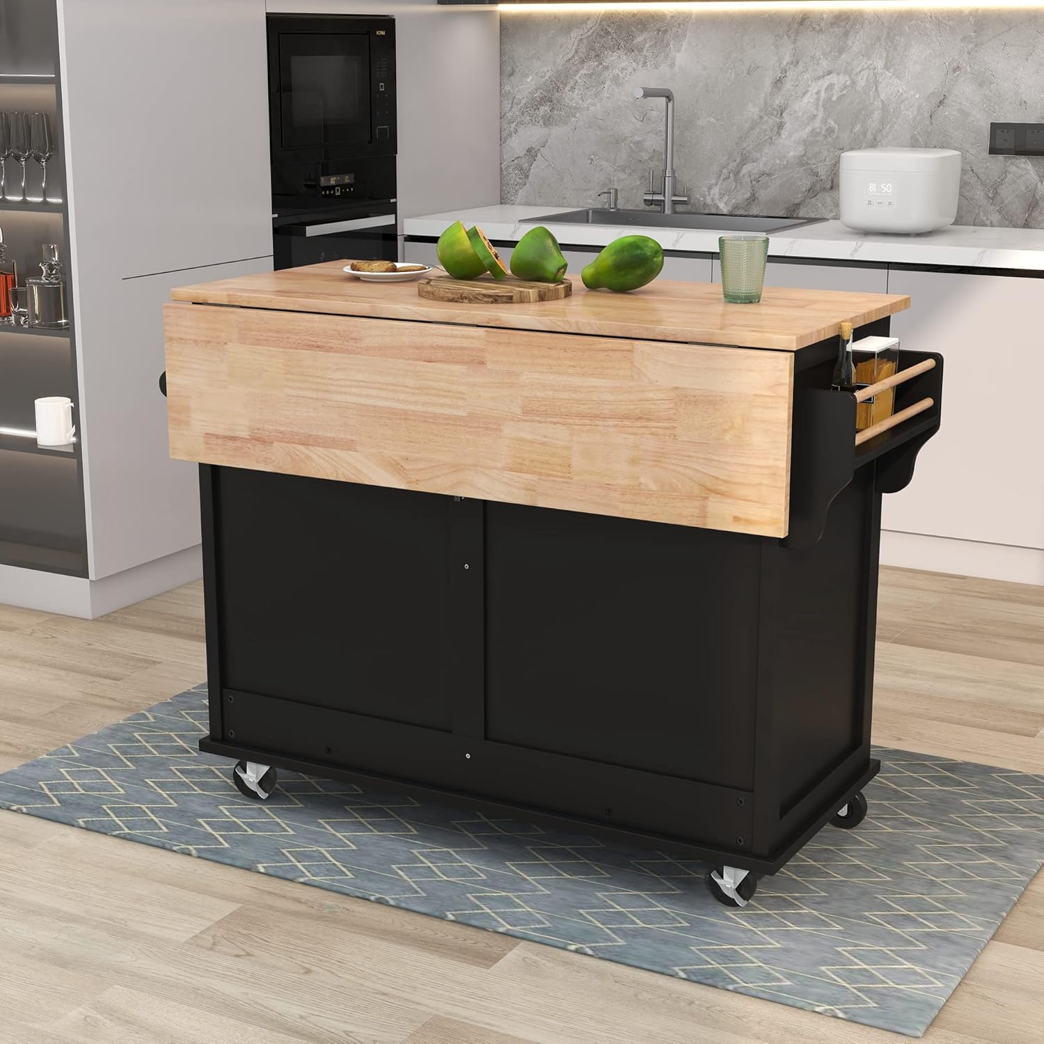 Carrito de cocina con encimera de madera de goma y puerta corrediza de granero, isla de cocina móvil rodante sobre ruedas con almacenamiento y
