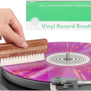Brocha de vinilo G.O.A.T. – 100% madera de caoba sapele natural + cerdas de pelo de cabra – Cepillo antiestático para limpieza de discos en húmedo y Brocha de vinilo G.O.A.T. – 100% madera de caoba sapele natural + cerdas de pelo de cabra – Cepillo antiestático para limpieza de discos en húmedo y