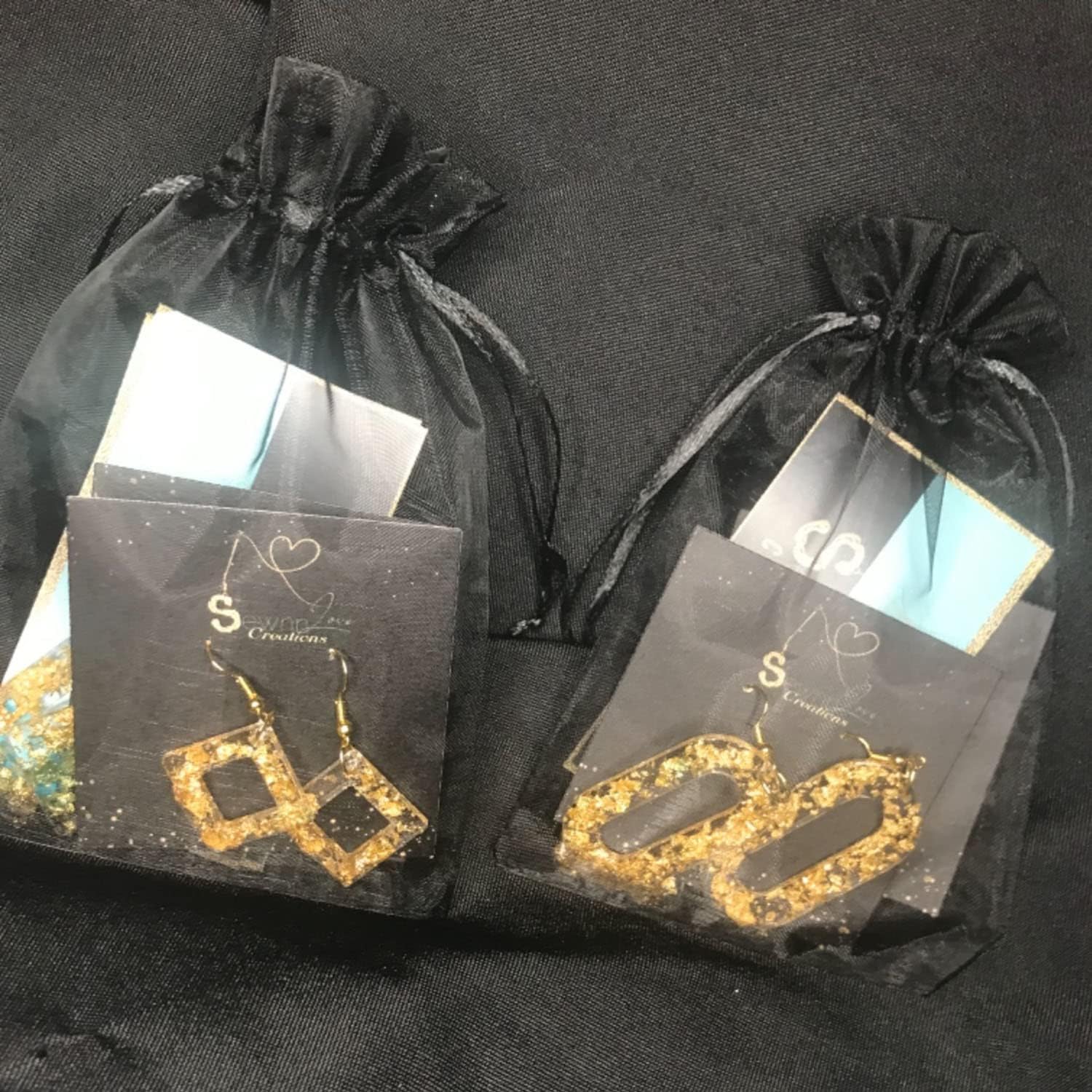 Bolsas de regalo de organza de 50 cordones de 5 x 7 pulgadas, color negro para baby shower, cumpleaños de niña, recuerdos de fiesta, boda, despedida