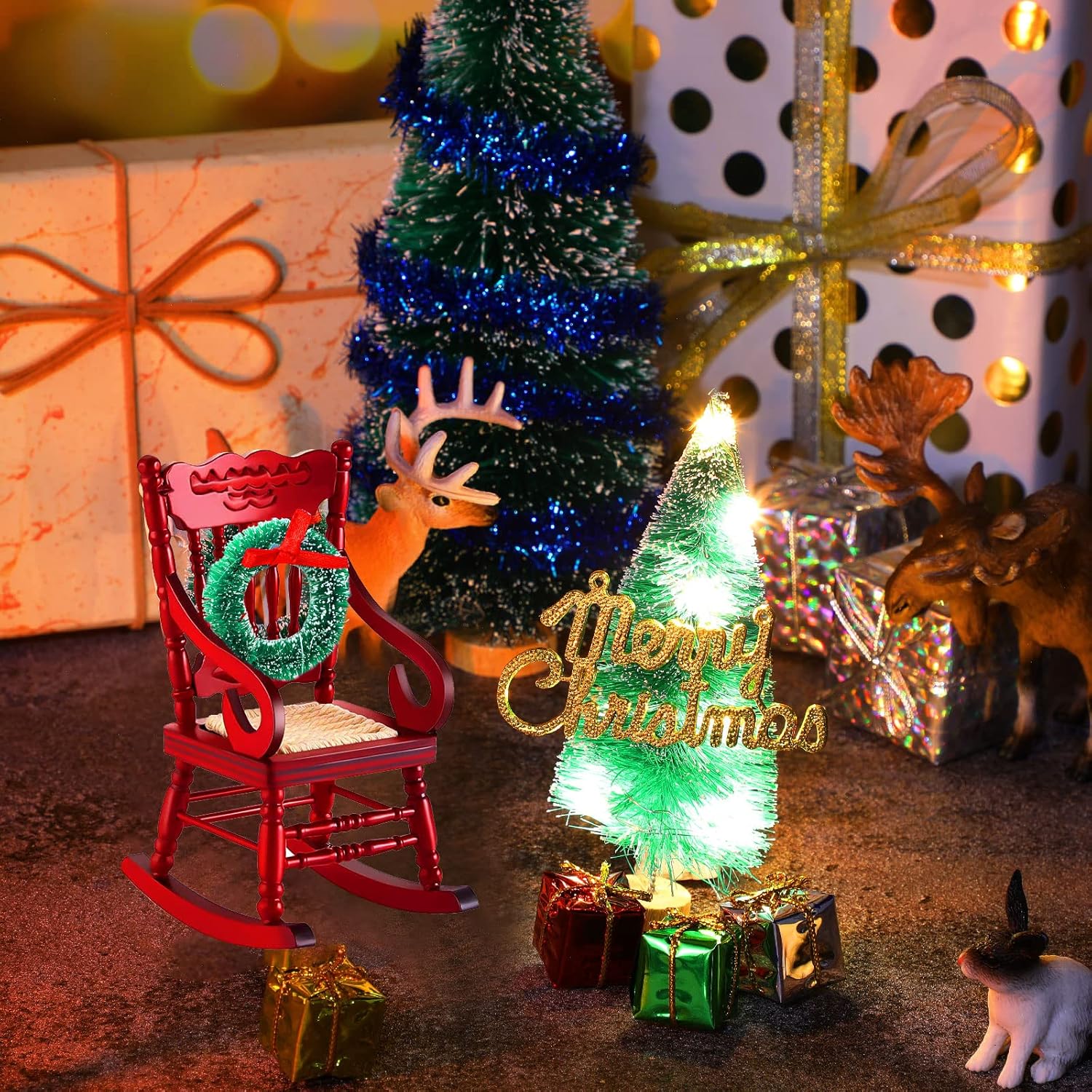 Juego de 9 linternas navideñas de memoria, incluye sillas de modelo de Navidad a escala 112, árbol de Navidad, cajas de regalo, corona multicolor