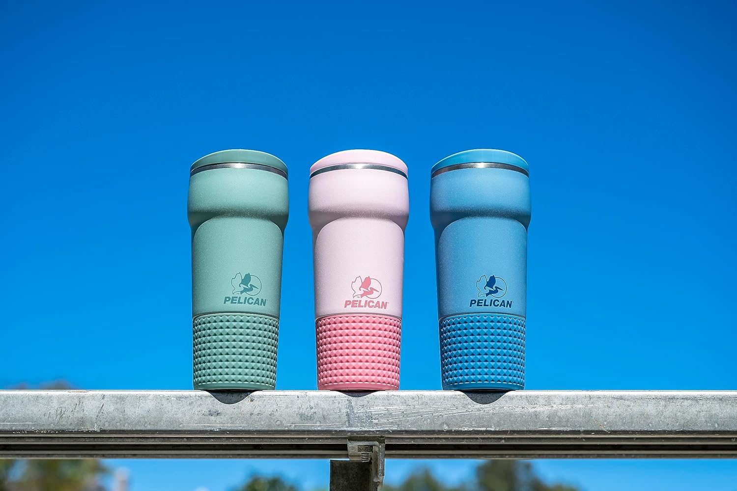 Pelican Hydration Pelican Cascade – Vaso aislado al vacío de 22 onzas, acero inoxidable reciclado de doble pared de viaje con doble tapa, taza de