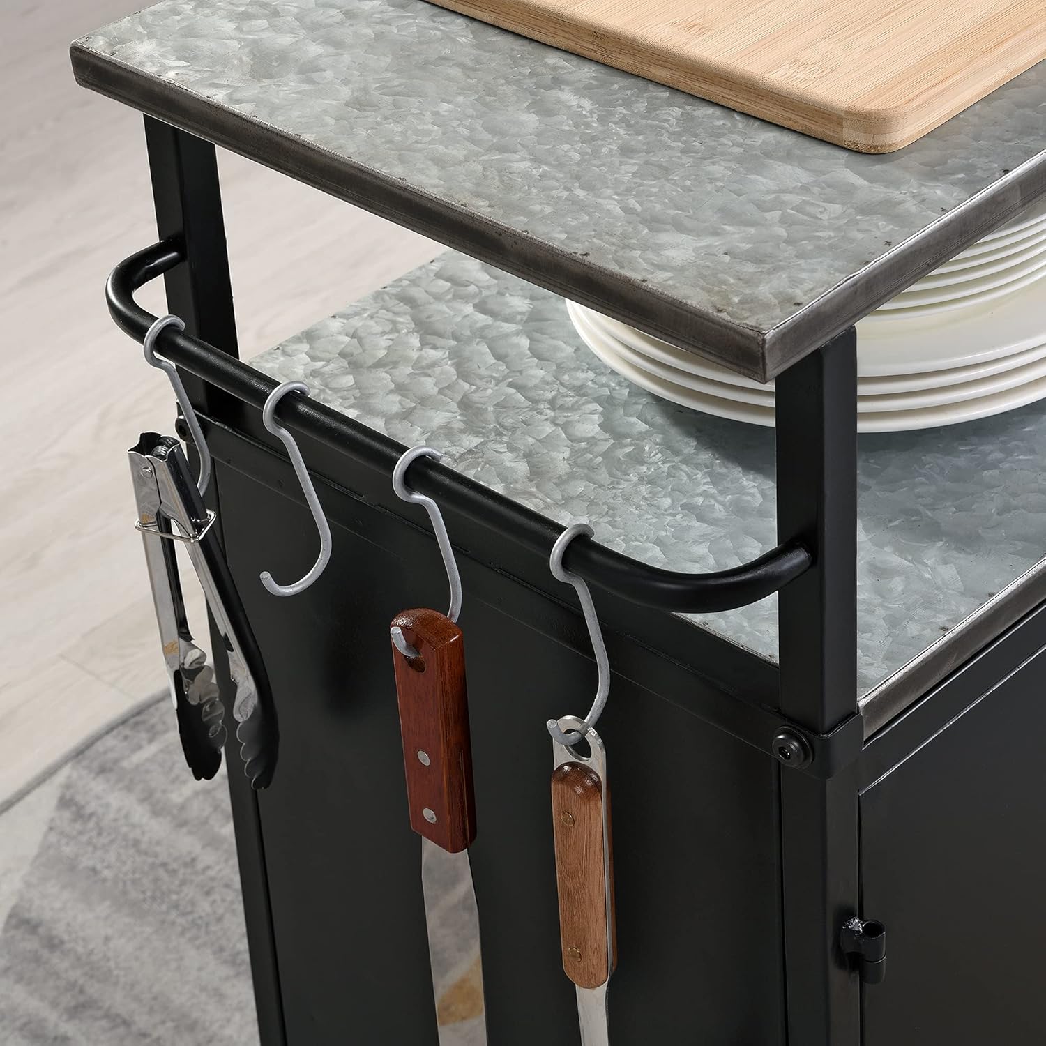 FirsTime & Co. Nuevo y mejorado Black Davidson – Carro de cocina para exteriores, mesa de patio portátil, mesa de trabajo de metal para preparación