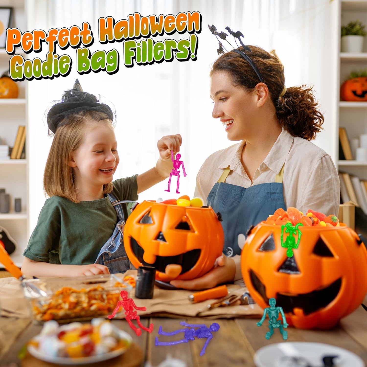 ArtCreativity Juguetes de esqueleto súper elásticos, juego de 48 juguetes de Halloween para niños en 10 colores vibrantes, elásticos 7 veces su