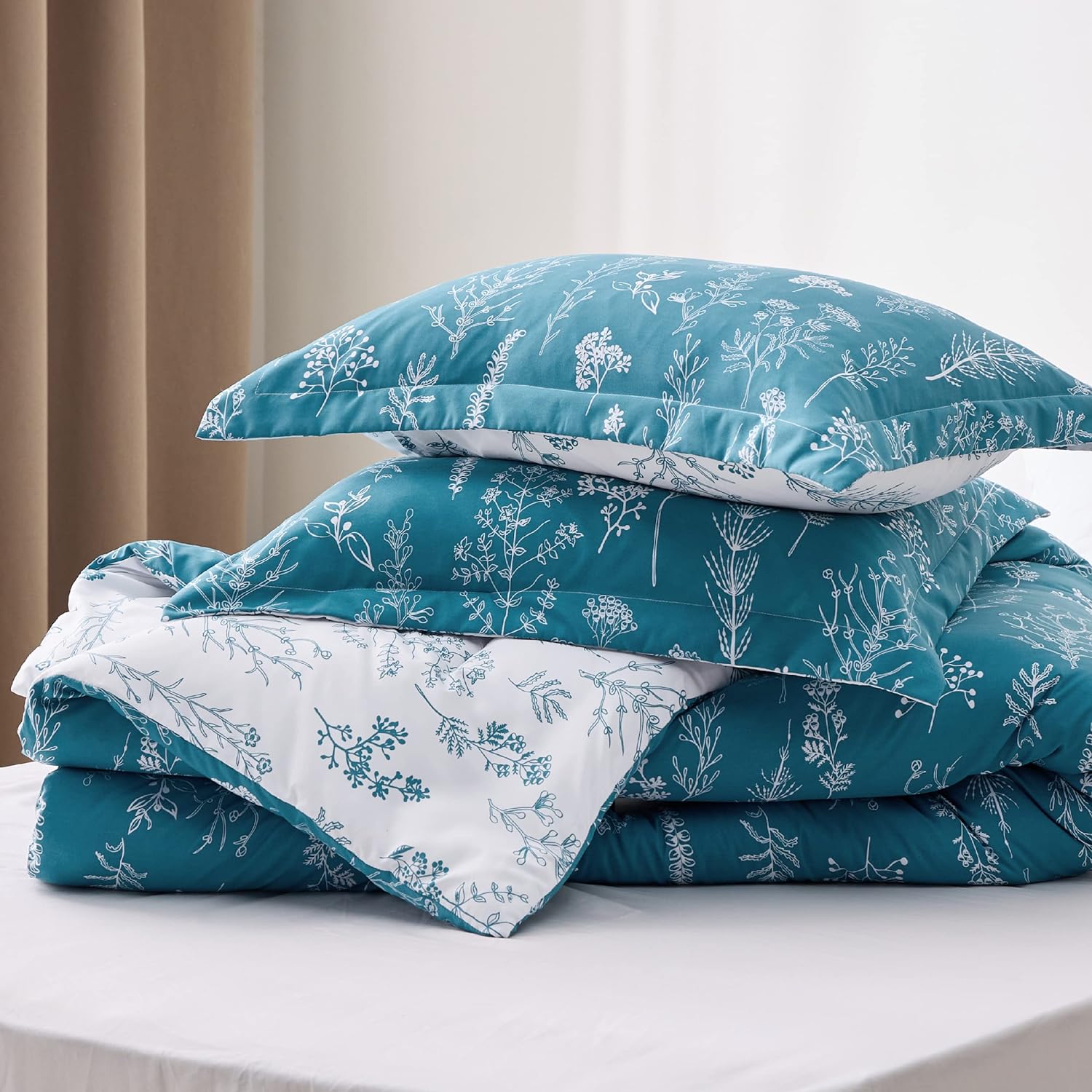 Bedsure Juego de edredón King  Edredón azul turquesa, bonitos juegos de edredón floral, 3 piezas, 1 edredón reversible suave con flores botánicas y