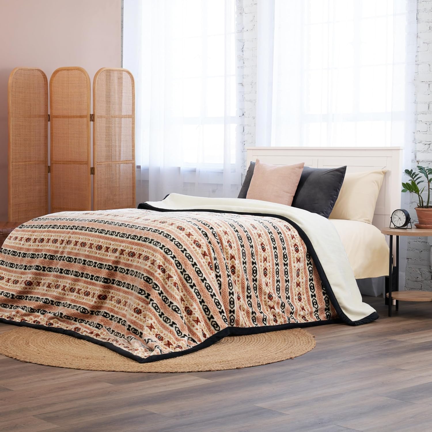 Northwest Ashford Home Essentials – Manta de felpa definitiva, 108 x 90 pulgadas, rayas Chimayo