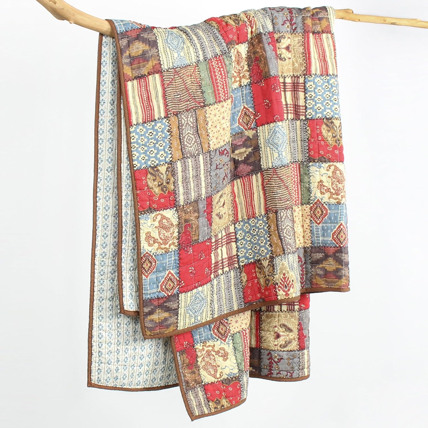Levtex Home – Ansara – Manta – Patchwork estampado – Borgoña Gris Rojo Taupe Azul Verde Marrón – Tamaño de la manta 50×60 pulgadas – Algodón