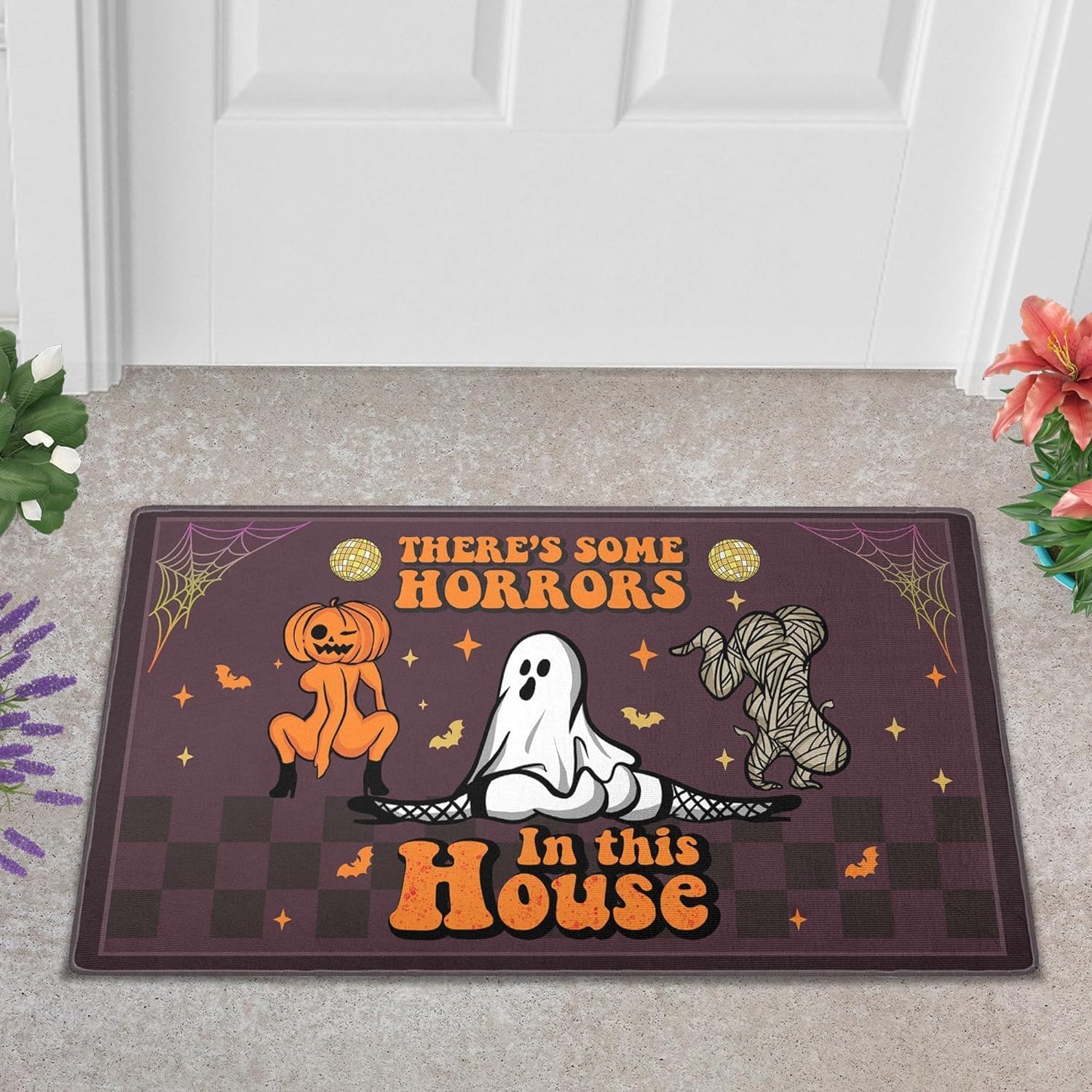 Tapete divertido de Halloween con texto en inglés “There Some Horrors in This House”, tapete divertido para puerta de Halloween, decoración del