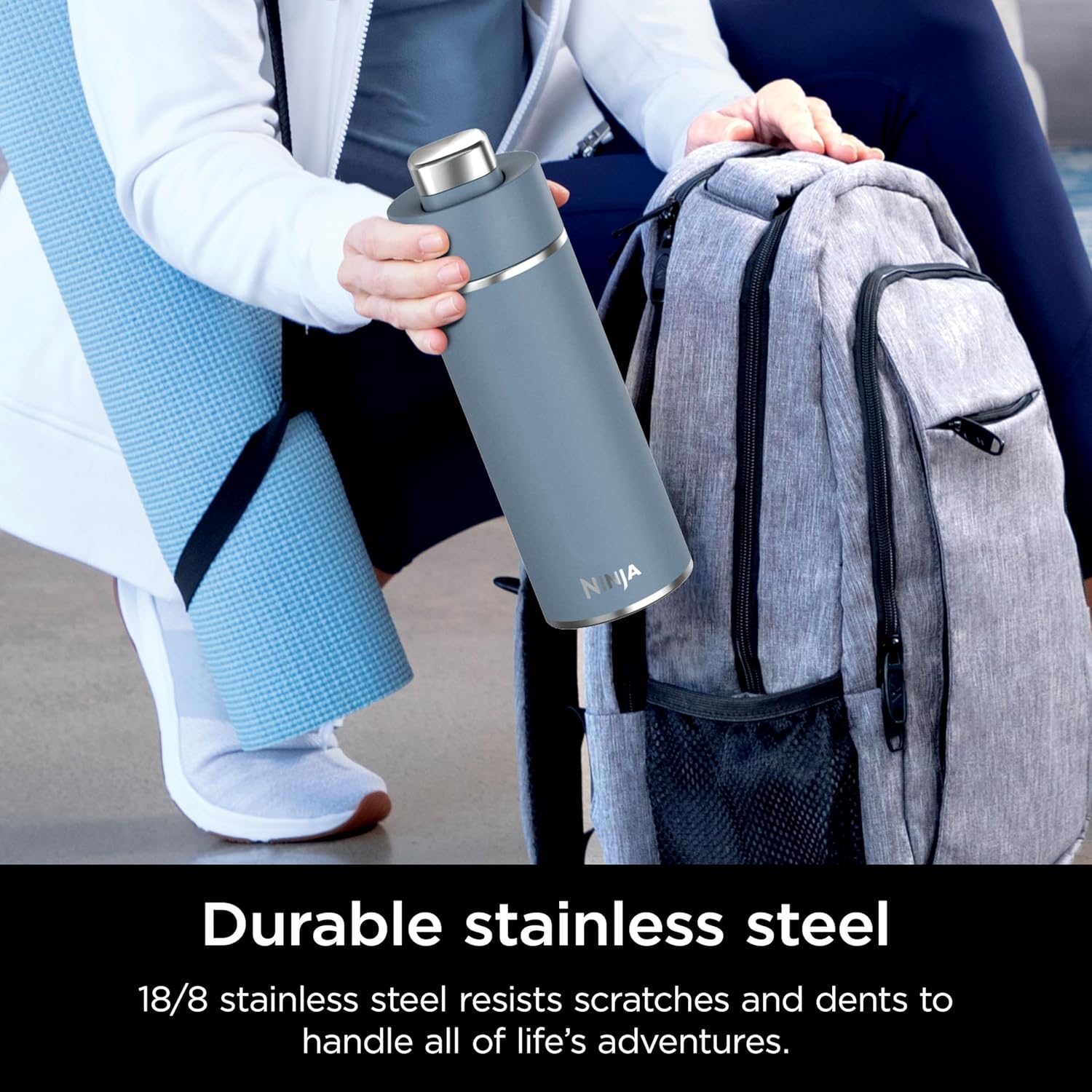Ninja DW2401BL Thirsti – Botella de agua de viaje de 24 onzas, para bebidas gaseosas carbonatadas, más frías y espumosas durante más tiempo, a