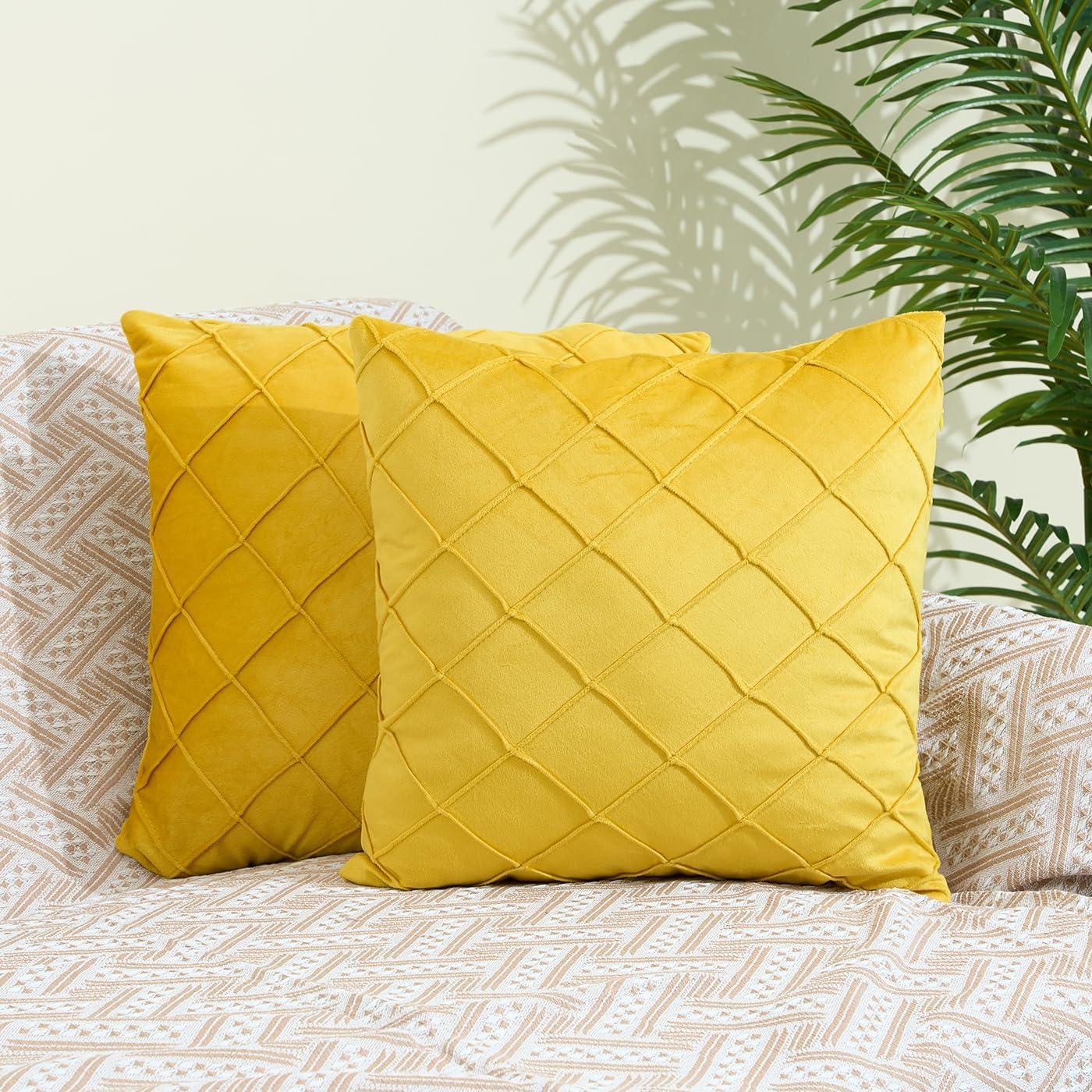 Sioloc Juego de 2 fundas de almohada decorativas de terciopelo, fundas de cojín cuadradas y suaves para el hogar, sofá o cama, 18 x 18 pulgadas,
