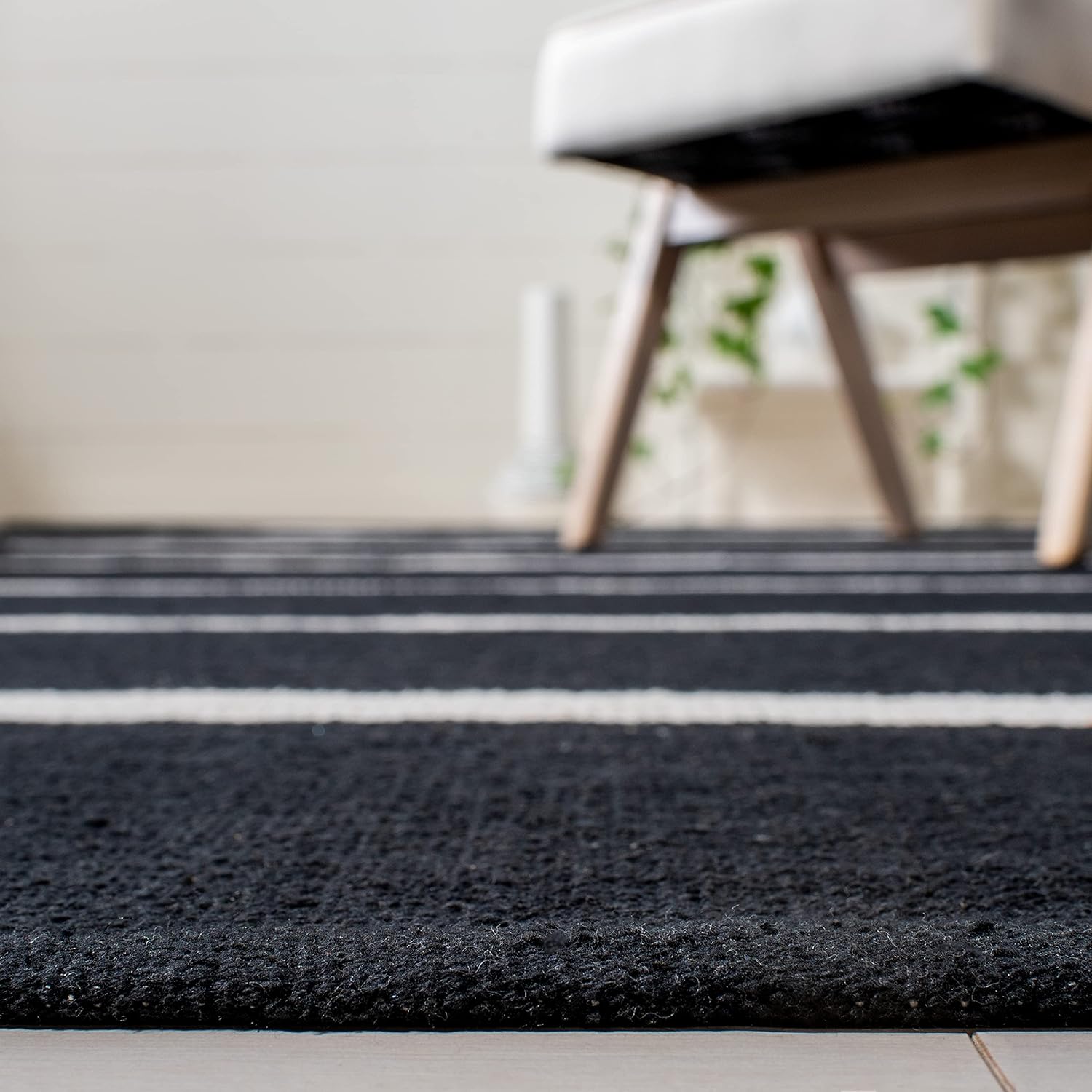 SAFAVIEH Montauk Collection – Alfombra de área de 9 x 12 pies, color negro y marfil, tejido plano bohemio hecho a mano de algodón a rayas modernas,