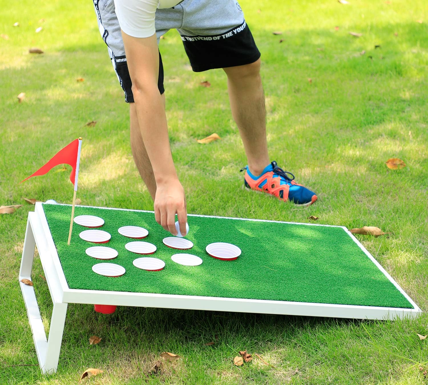 OOFIT Juego de Cornhole de golf combinado con juego de pong, tablas de juego de astillado con alfombrillas de astillado y pelotas de golf para