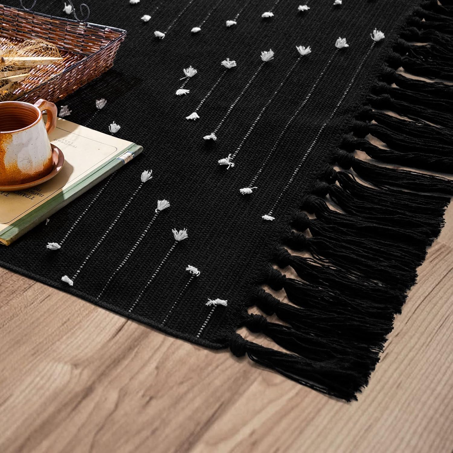 MitoVilla Juego de 2 alfombras de baño bohemias negras de 2 x 3 pies + 2 x 4.3 pies, alfombra de pasillo pequeña con borla para cocina, tejido de