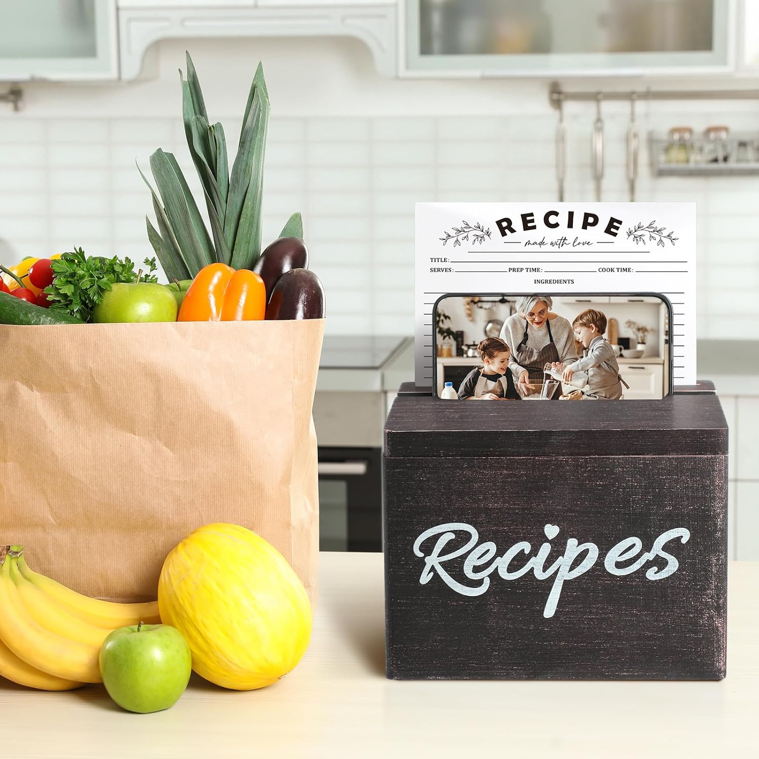 Hoteam Caja de recetas de madera con tarjetas y soporte para tarjetas de recetas de madera rústica con 50 tarjetas de recetas de 5 x 7 pulgadas,