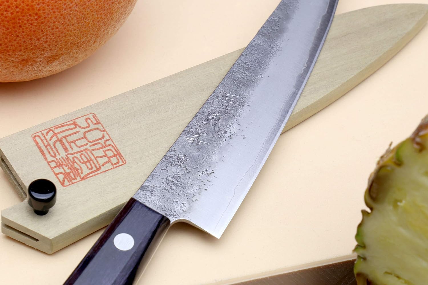 Yoshihiro Cuchillo utilitario de acero inoxidable Nashiji Ginsan de alto carbono resistente a las manchas (5.3 pulgadas (5.315 in) y Saya)