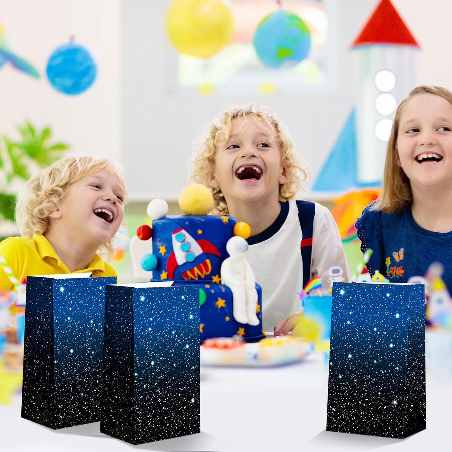 28 bolsas de fiesta espaciales, bolsas de regalo de galaxia, bolsas de regalo de noche estrellada, bolsas de regalos para el espacio exterior,