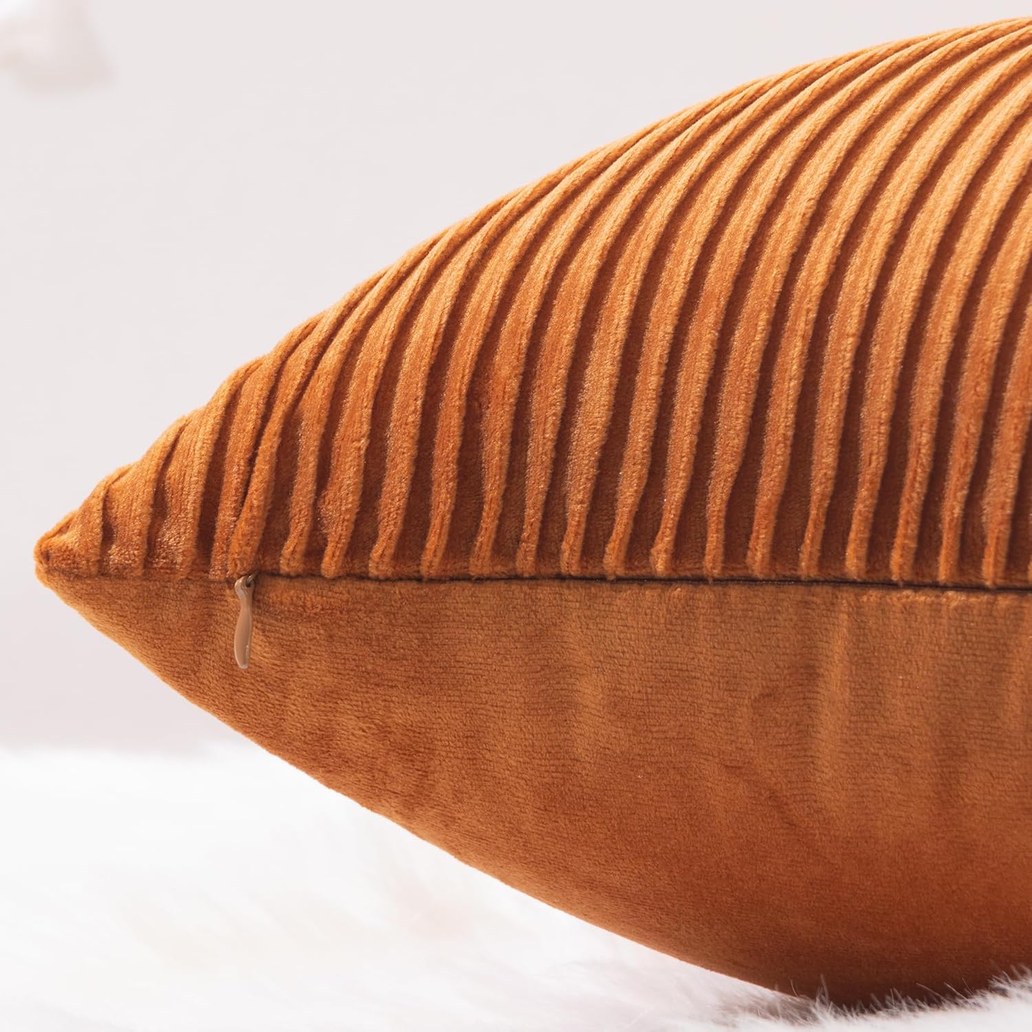 YCOLL Juego de 2 fundas de almohada naranja quemado de 20 x 20 pulgadas con patrón de rayas de terciopelo, almohadas suaves para decoración del