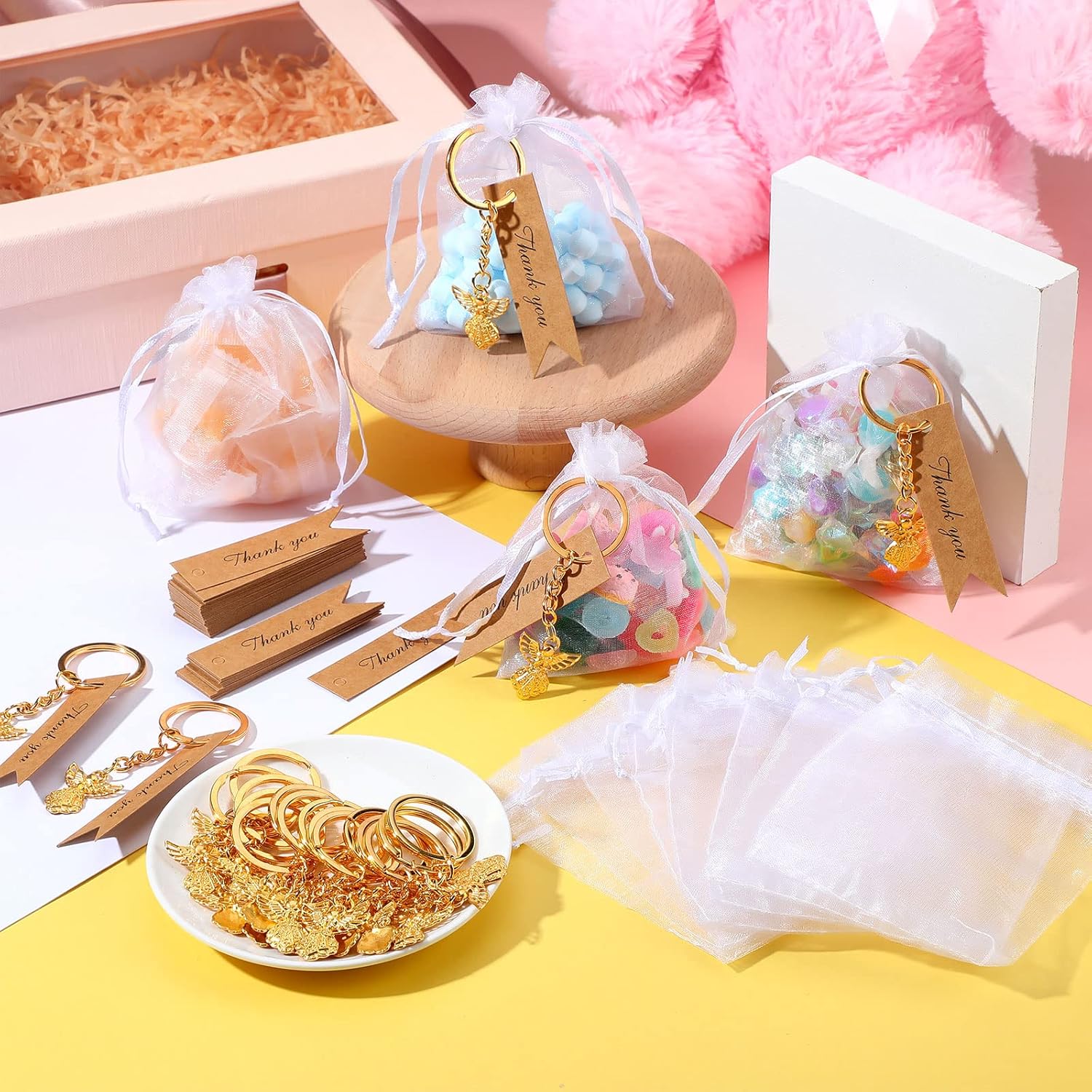 MTLEE Juego de 50 llaveros con dije de ángel de la guarda, incluye colgante de ángel, bolsas de organza, etiquetas de agradecimiento para bautismo