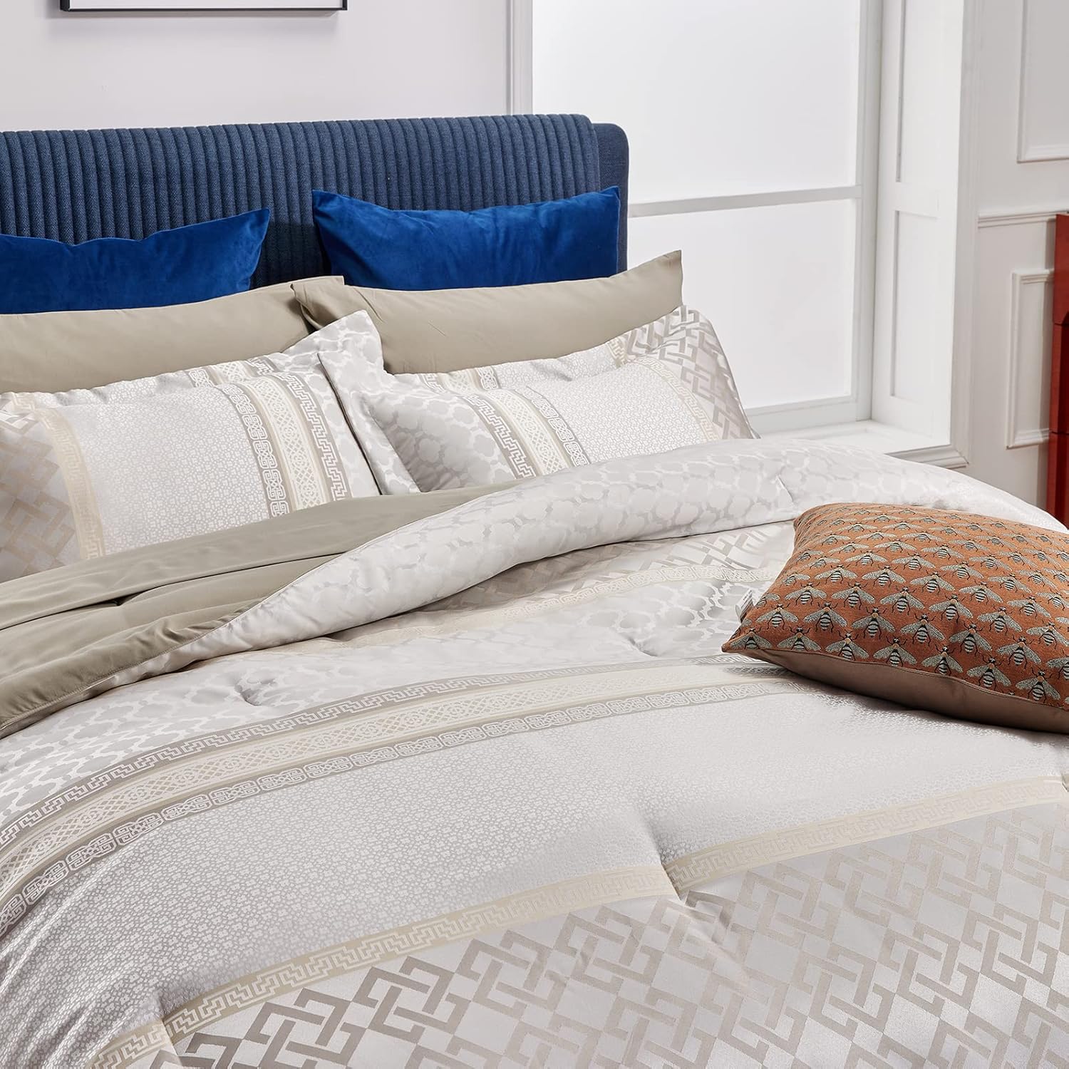 Bedsure Juego de cama tamaño King en una bolsa  Juego de ropa de cama de 8 piezas estilo hotel, tamaño King, con textura suave y suave, juego de