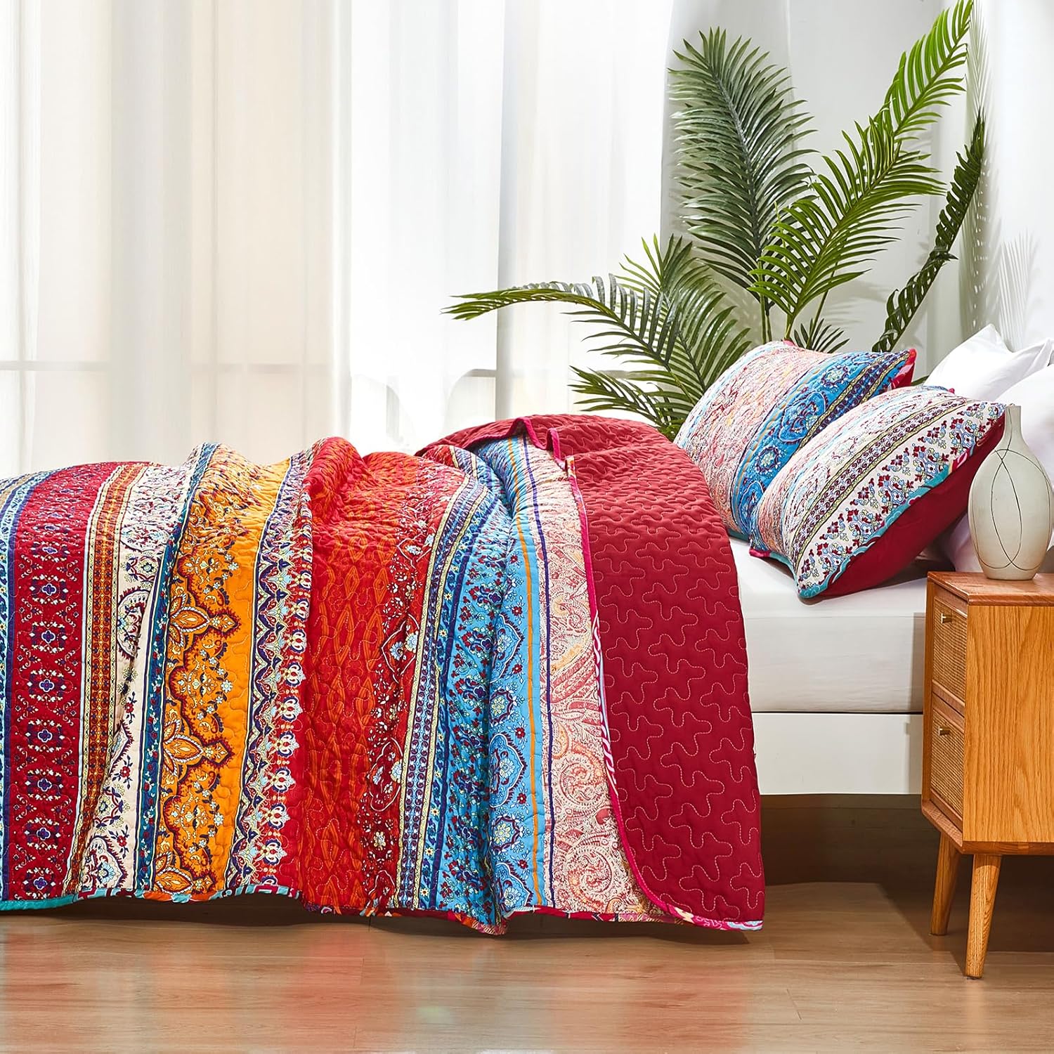 WONGS BEDDING Juego de edredón bohemio tamaño King, juego de colcha de 3 piezas de rayas rojas bohemias de microfibra ligera para todas las