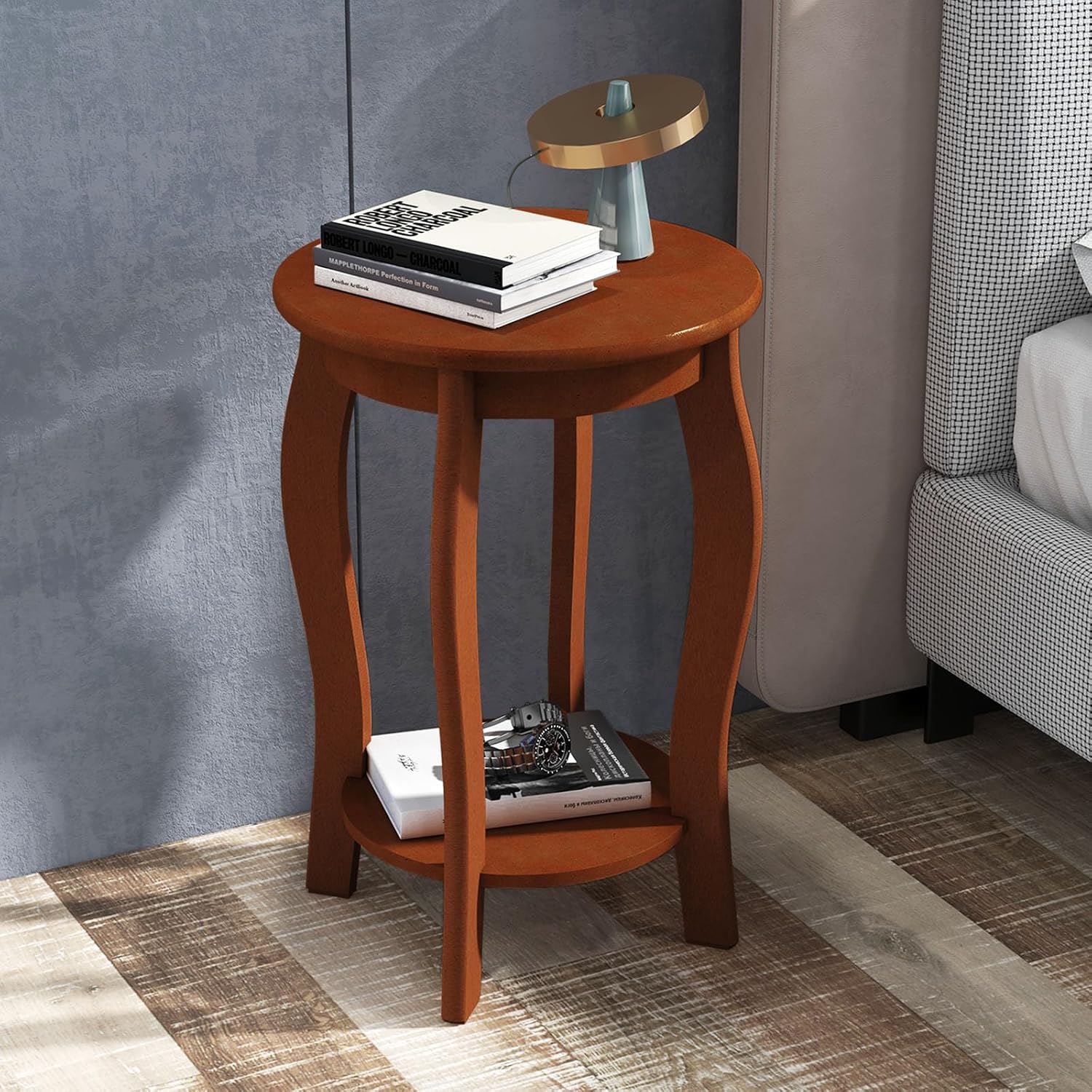 GOFLAME Mesa auxiliar redonda de 2 niveles, mesa auxiliar moderna para sofá con estante de almacenamiento, patas de madera maciza, mesa de acento