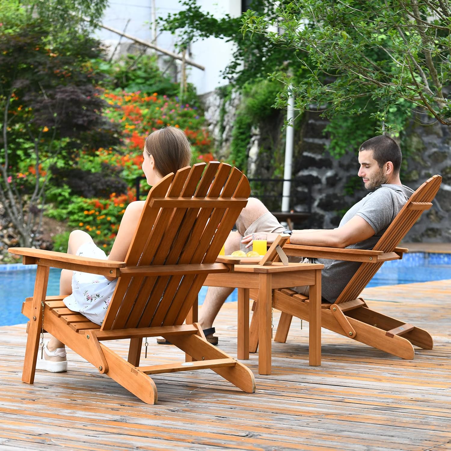 Giantex Adirondack – Juego de sillas plegables de madera de 3 piezas con reposabrazos ampliados, marco de eucalipto y mesa auxiliar para exteriores