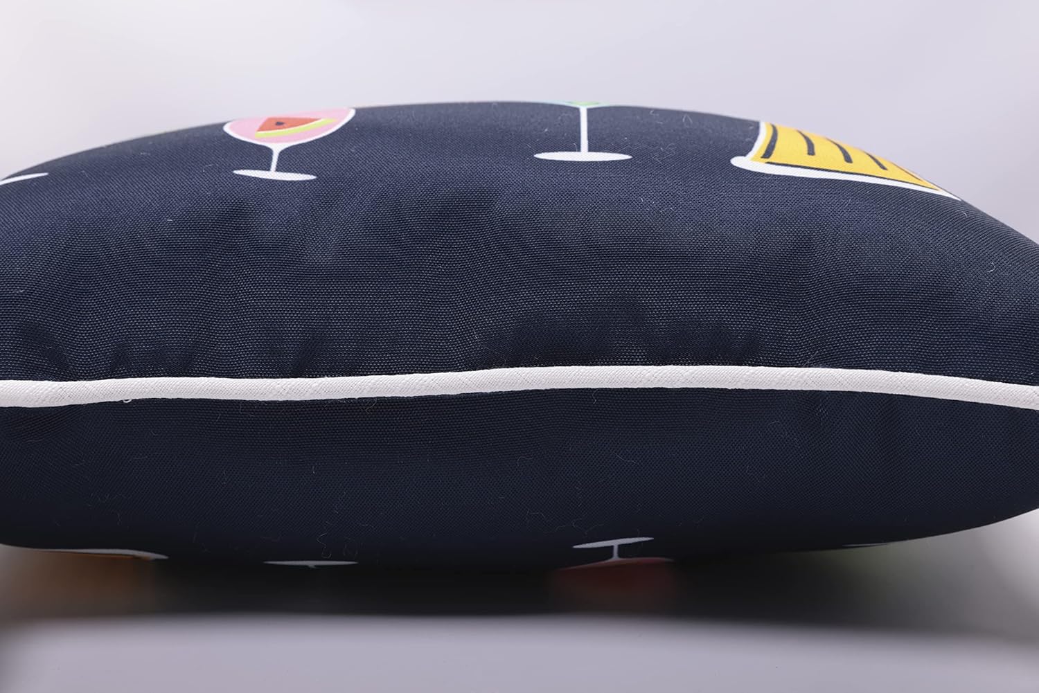 Pillow Perfect Almohada lumbar azul Happy Hour para exterioresinteriores