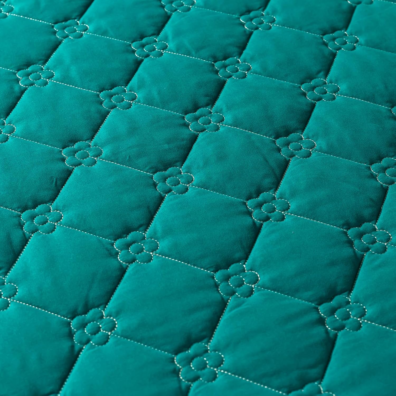 Falda de cama verde oscuro, faldas de cama tamaño King, 78 x 80 pulgadas, sábana bajera ajustable con volantes, clip de algodón de 18 pulgadas,