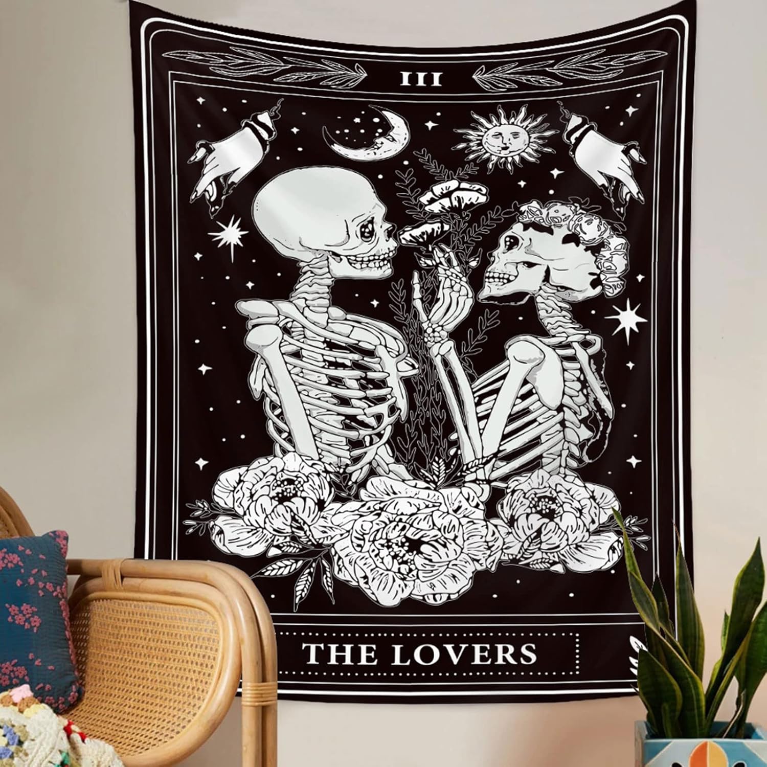 Naykow Tapices de calavera con diseño de esqueleto gótico en blanco y negro, diseño de bruja, para colgar en la pared, decoración para dormitorio,