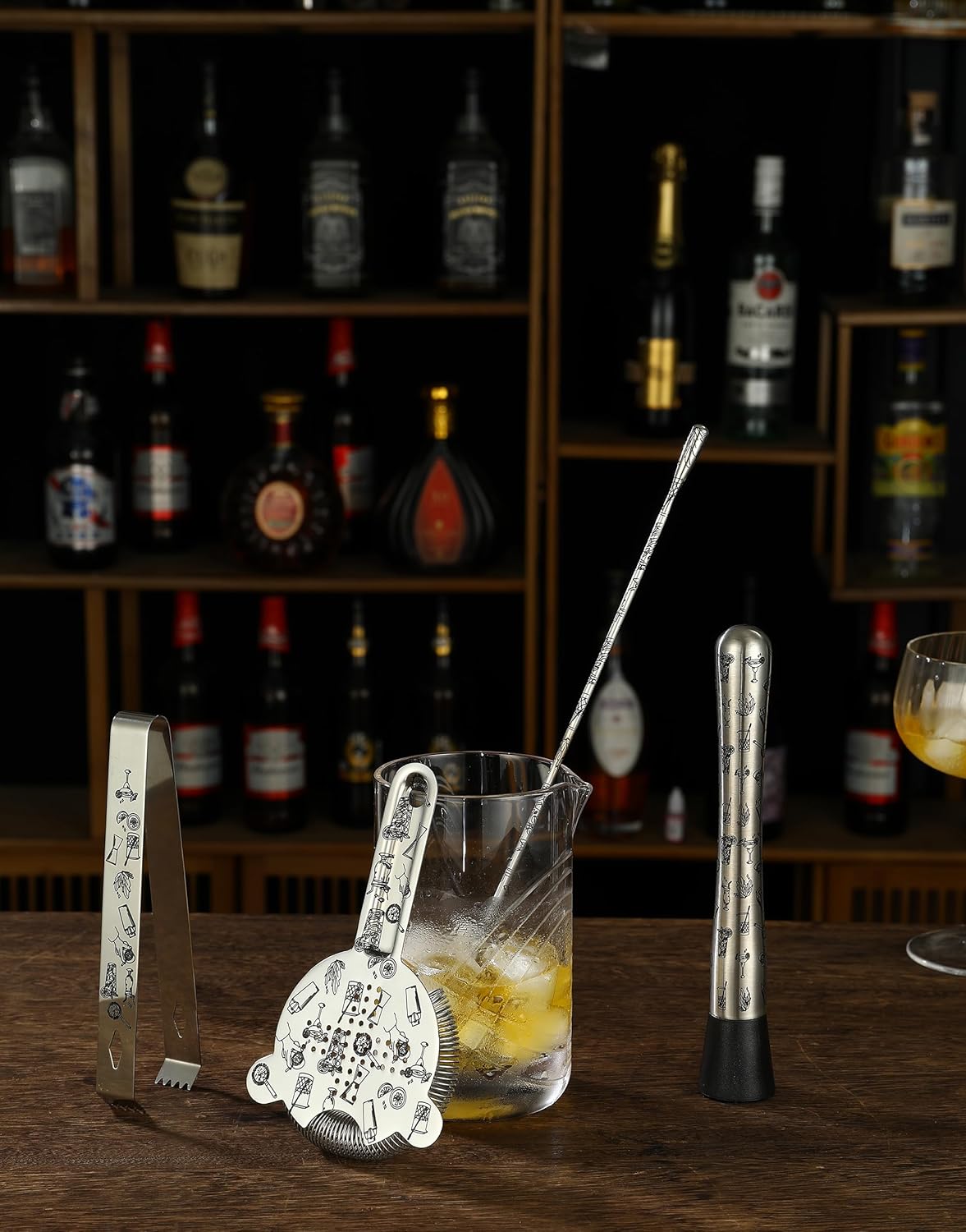 Kit de coctelera grabada, 7 piezas de acero inoxidable con coctelera Boston, cuchara de bar, mezclador de cóctel, doble jigger, colador de cóctel,