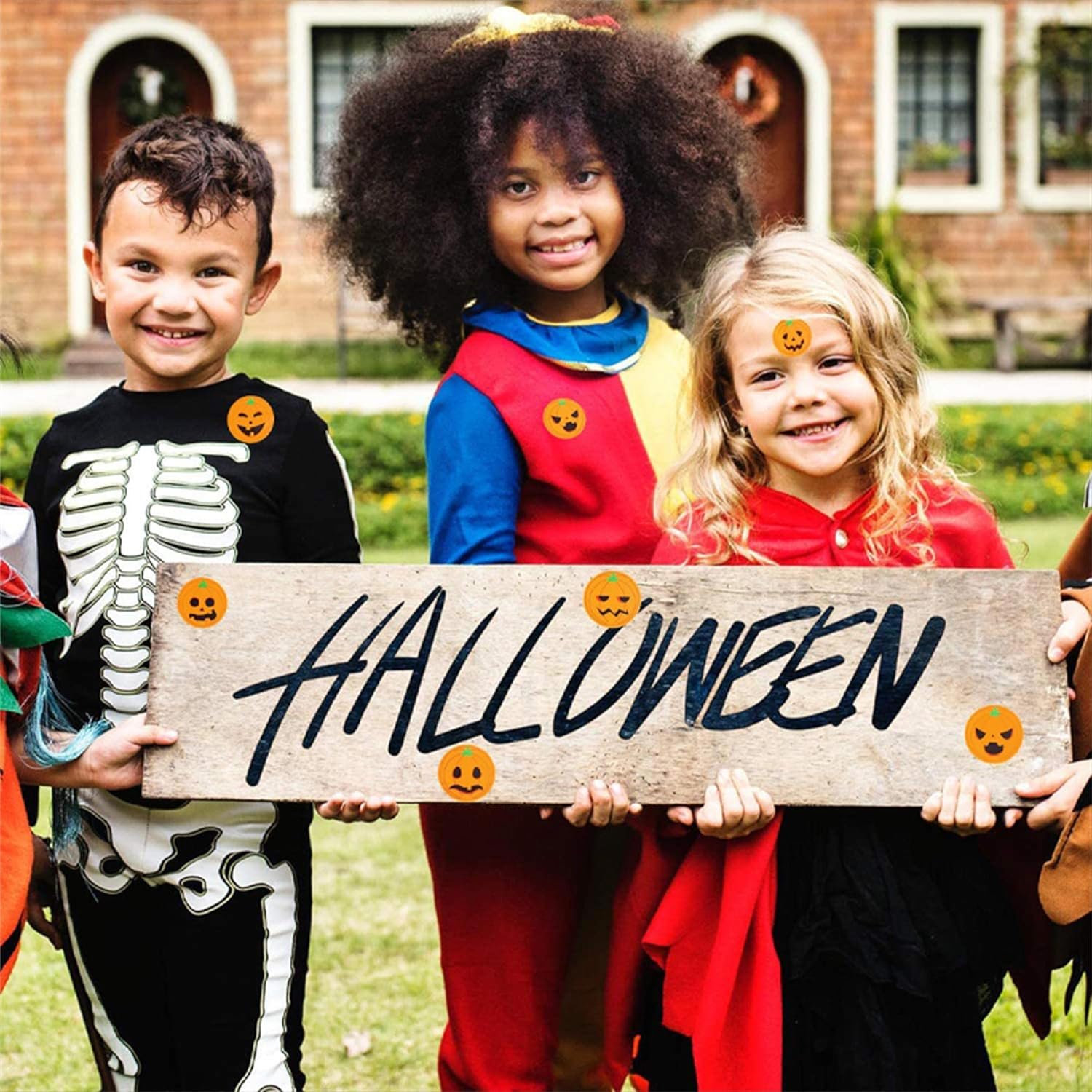 1000 calcomanías de calabaza para niños y adolescentes, 2023 nuevas calcomanías de Halloween de 1.5 pulgadas, 8 patrones, rollo para sellos de