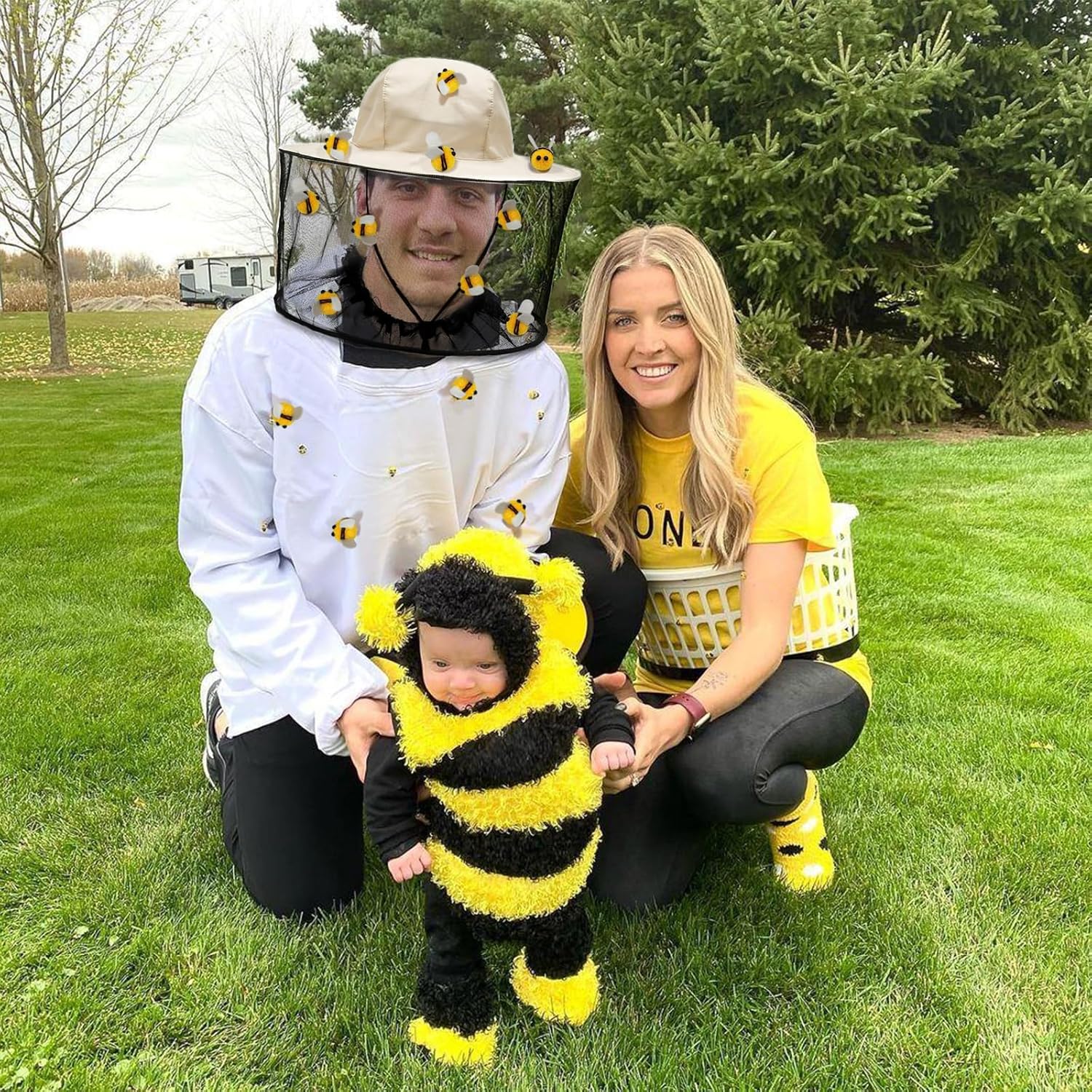 Juego de 47 piezas de apicultores, incluye 2 sombreros de abeja y velo, 15 abejas de bola de pelo y 30 cintas redondas de doble cara, sombreros de