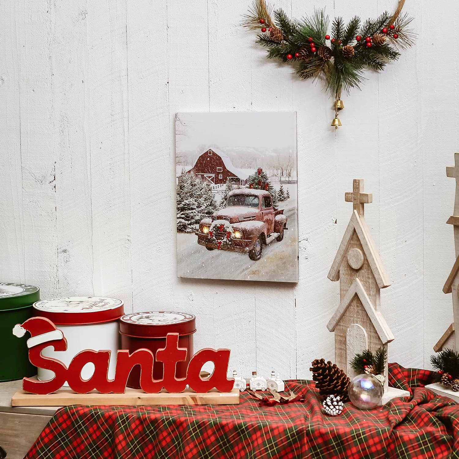 NIKKY HOME Lienzo decorativo con luz LED de Navidad de 16 x 12 pulgadas, impresiones artísticas iluminadas con luz roja, casa de granero y árbol de