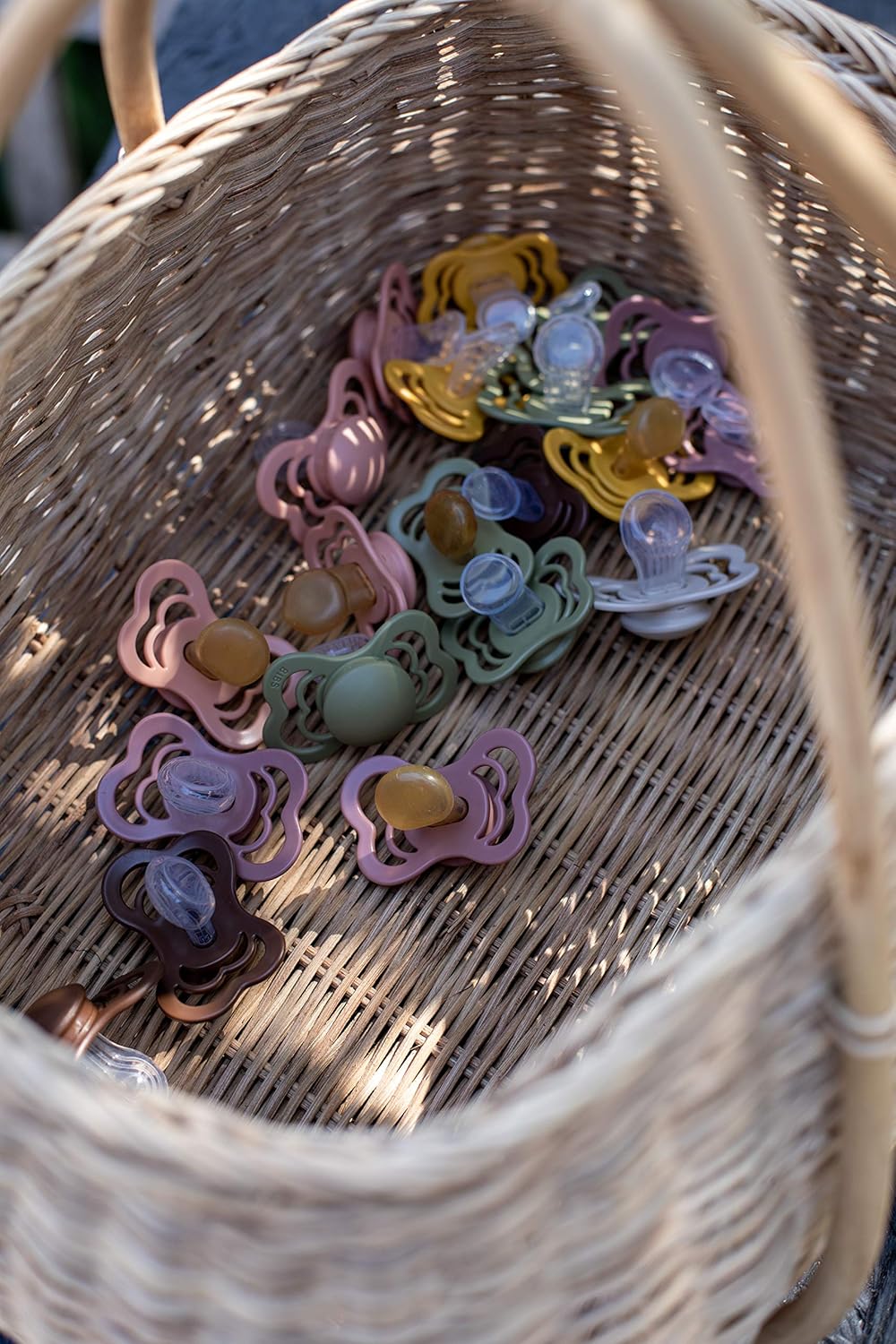 BIBS Couture – Paquete de 2 chupetes para bebé, fabricados en Dinamarca, chupete simulado sin BPA, pezón anatómico. látex de goma natural, tamaño 2