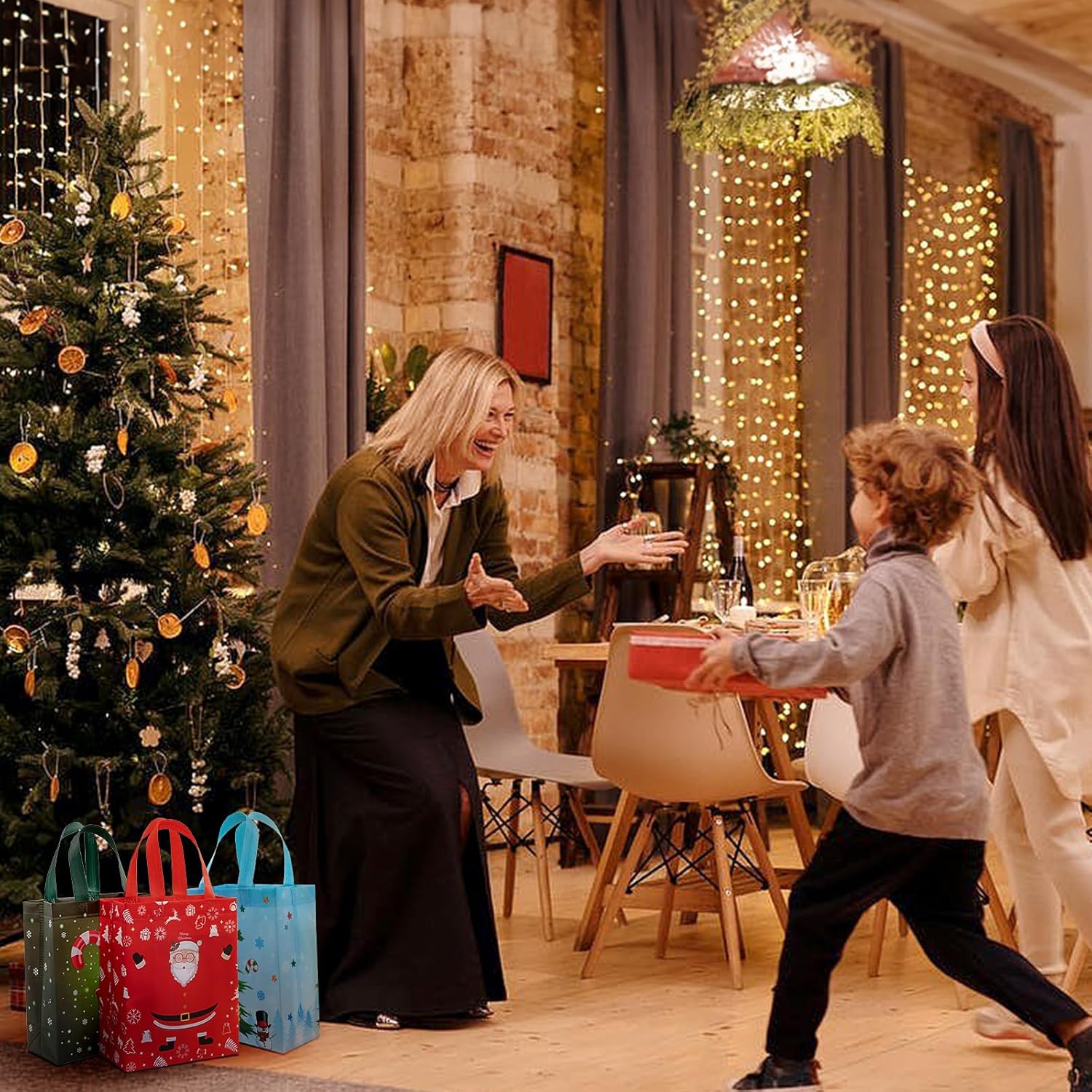 STYPOP Pequeñas bolsas de regalo de Navidad para regalos de Navidad, 24 bolsas de regalo de Navidad no tejidas, bolsas de Navidad reutilizables,