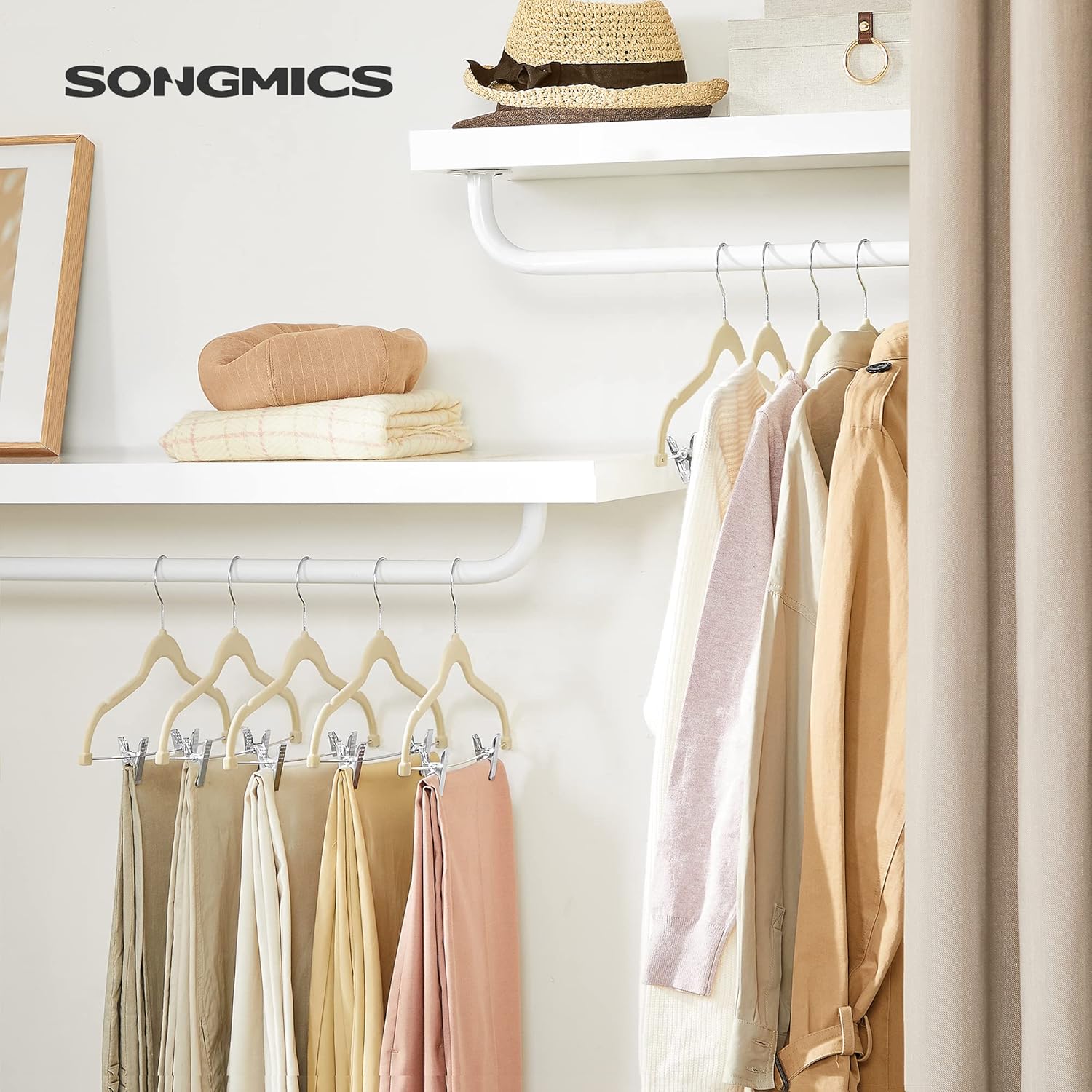 SONGMICS Paquete de 20 perchas para pantalones, perchas de terciopelo de 16.7 pulgadas de largo con clips ajustables, resistentes, antideslizantes,