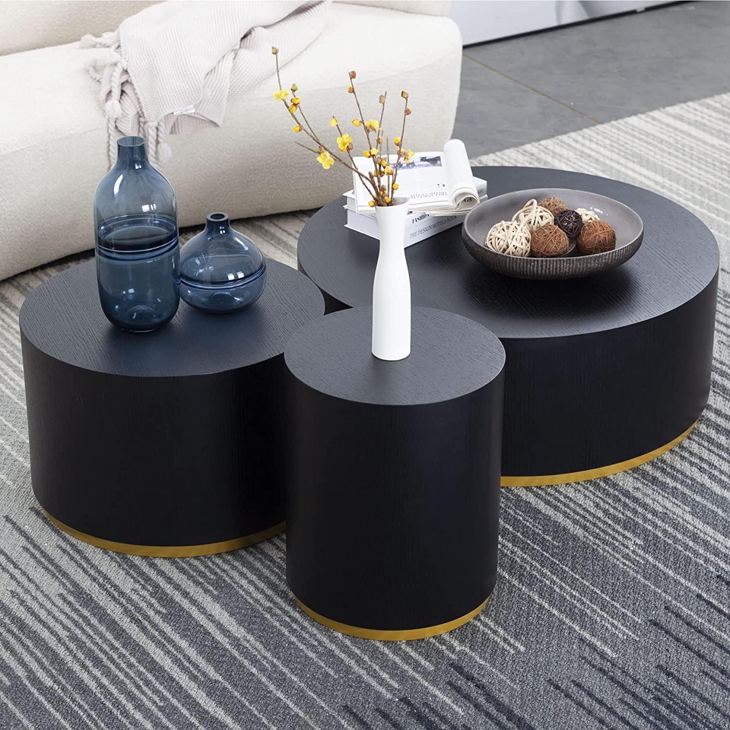 BSYEIO Mesa auxiliar moderna, mesa auxiliar redonda, pequeña mesa auxiliar de cama y mesita de noche con borde dorado para sala de estar y