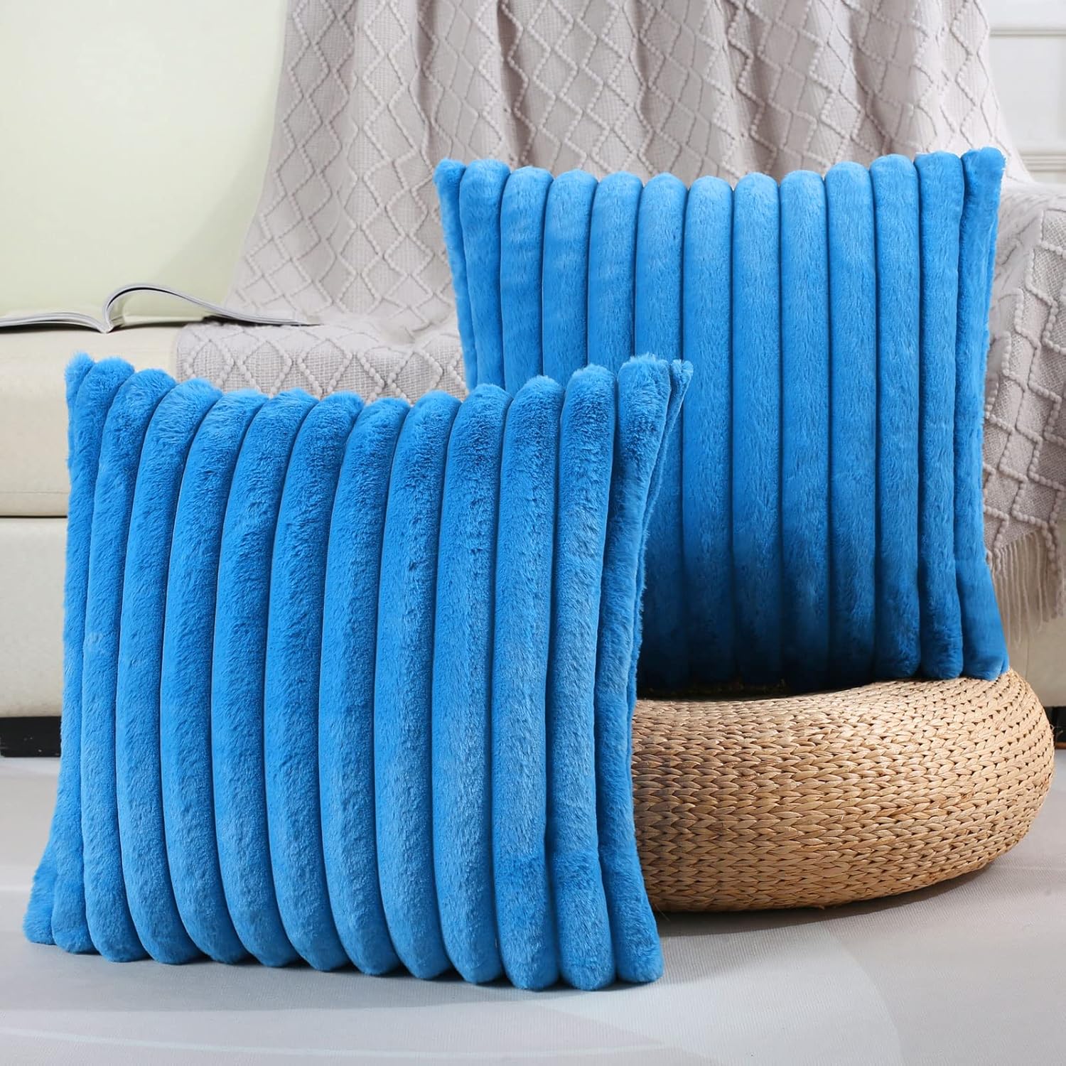FUTEI – Juego de 2 fundas de almohada decorativas con rayas de color azul rey, 24 x 24 pulgadas, cuadradas y primaverales, piel sintética de conejo